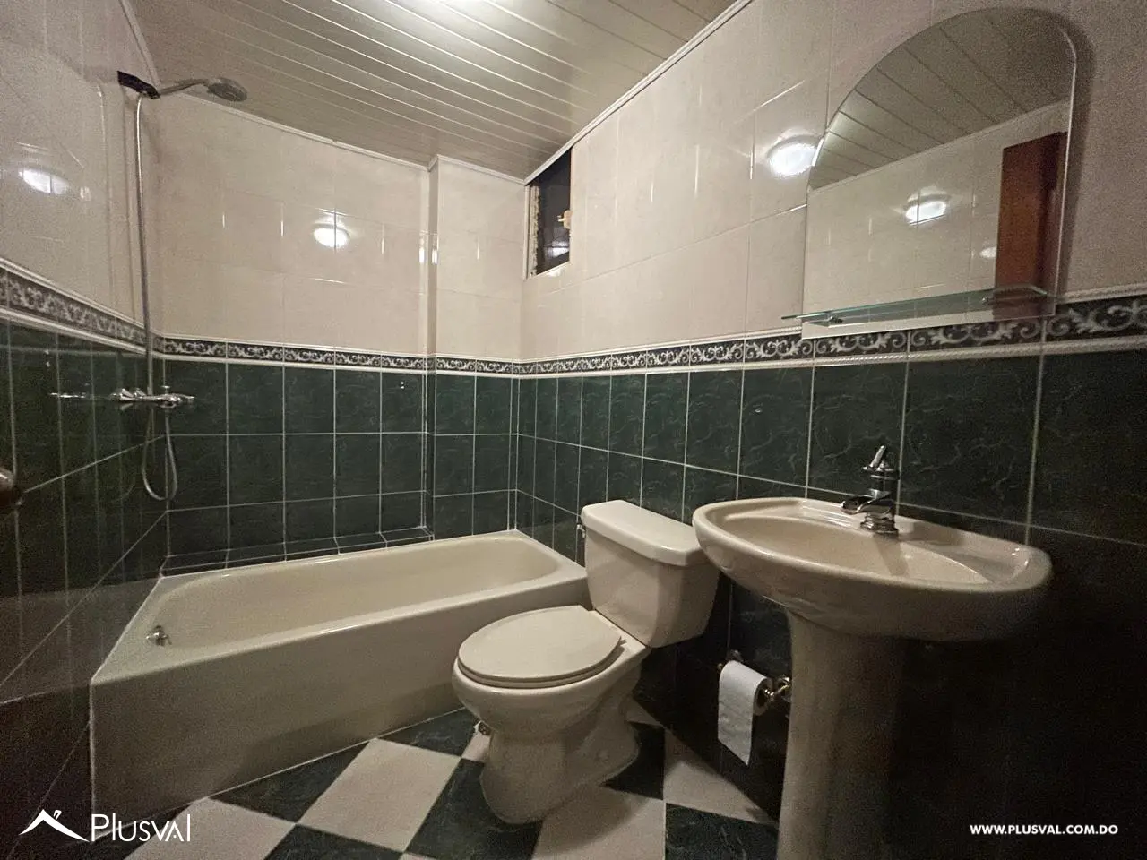 Apartamento en alquiler en un segundo nivel 493906