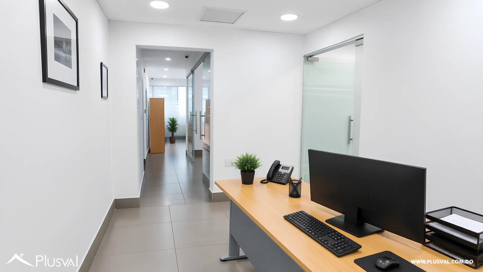 Amplio Local comercial en Torre Corporativa 520803
