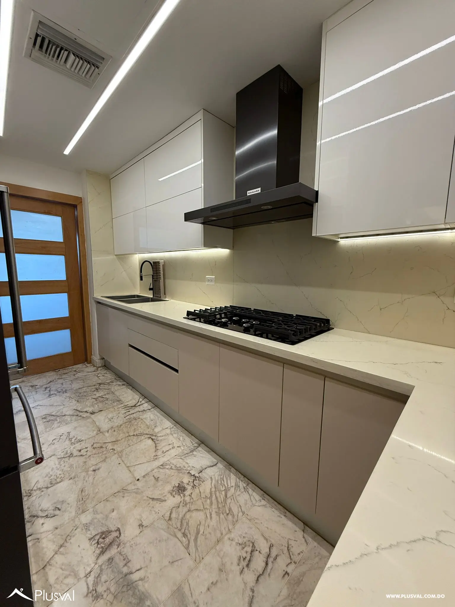 SE ALQUILA APARTAMENTO AMUEBLADO – ENS. PARAÍSO 458471