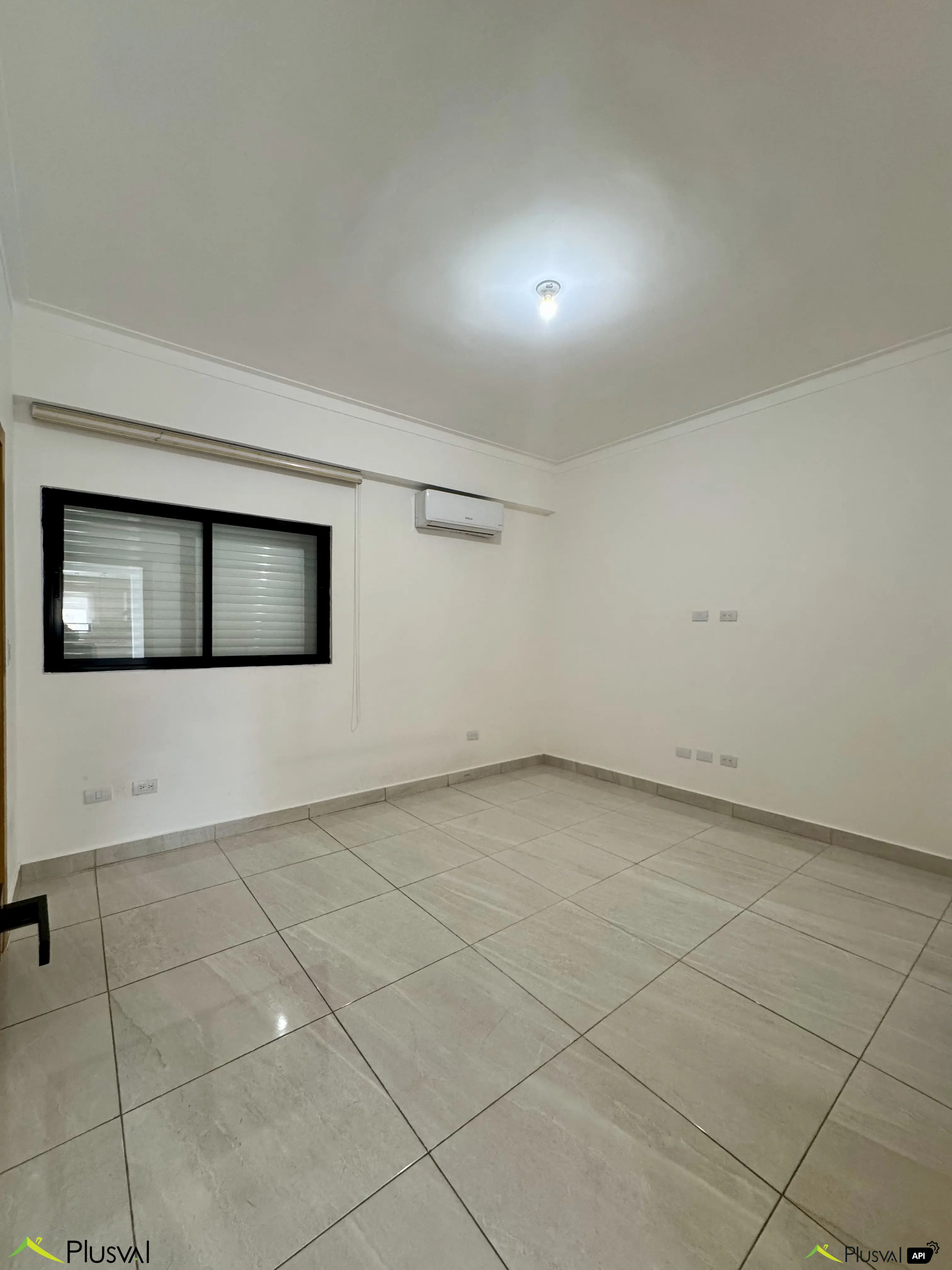 Amplio apartamento en Venta - Evaristo Morales 449989