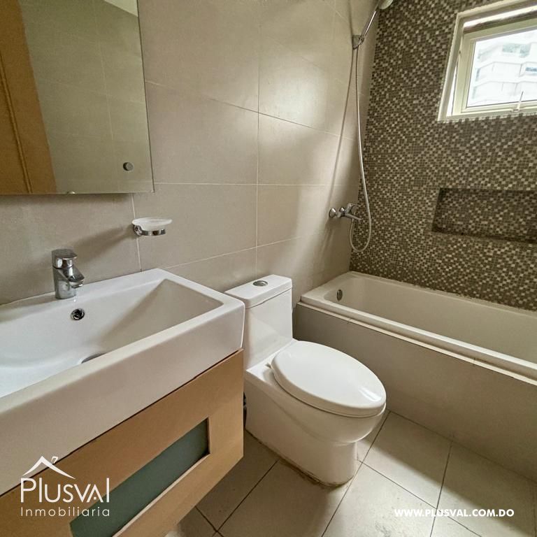 Alquiler de apartamento con amplio balcón en Piantini 344446