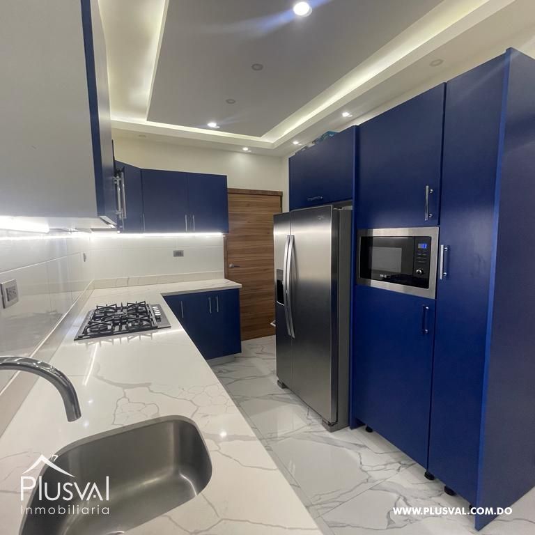 Amplia y remodelada casa cerca de la Ave. España 253700