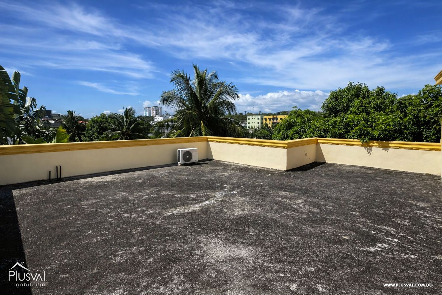 Casa de amplia con Piscina a 3 Minutos del Próximo City Center 498889