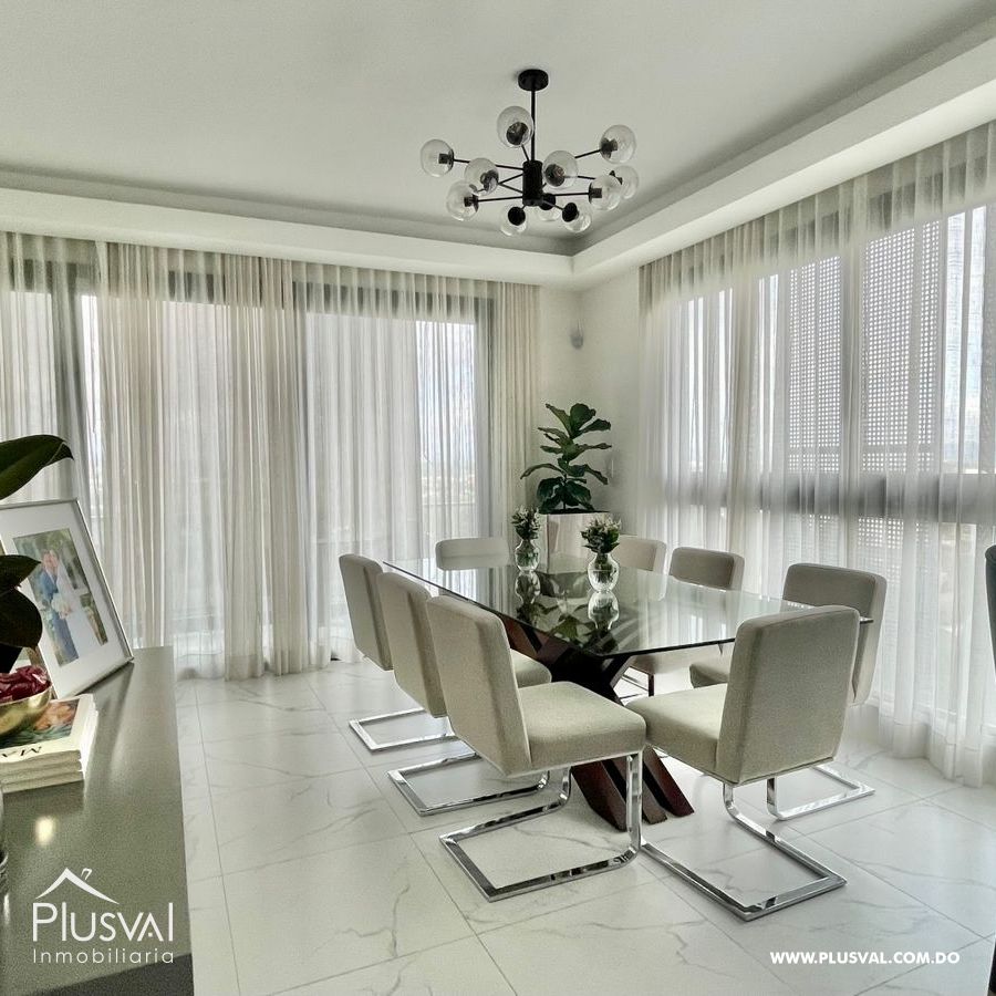 Amplio apartamento en alquiler ubicado en zona privilegiada de Santiago. 257789