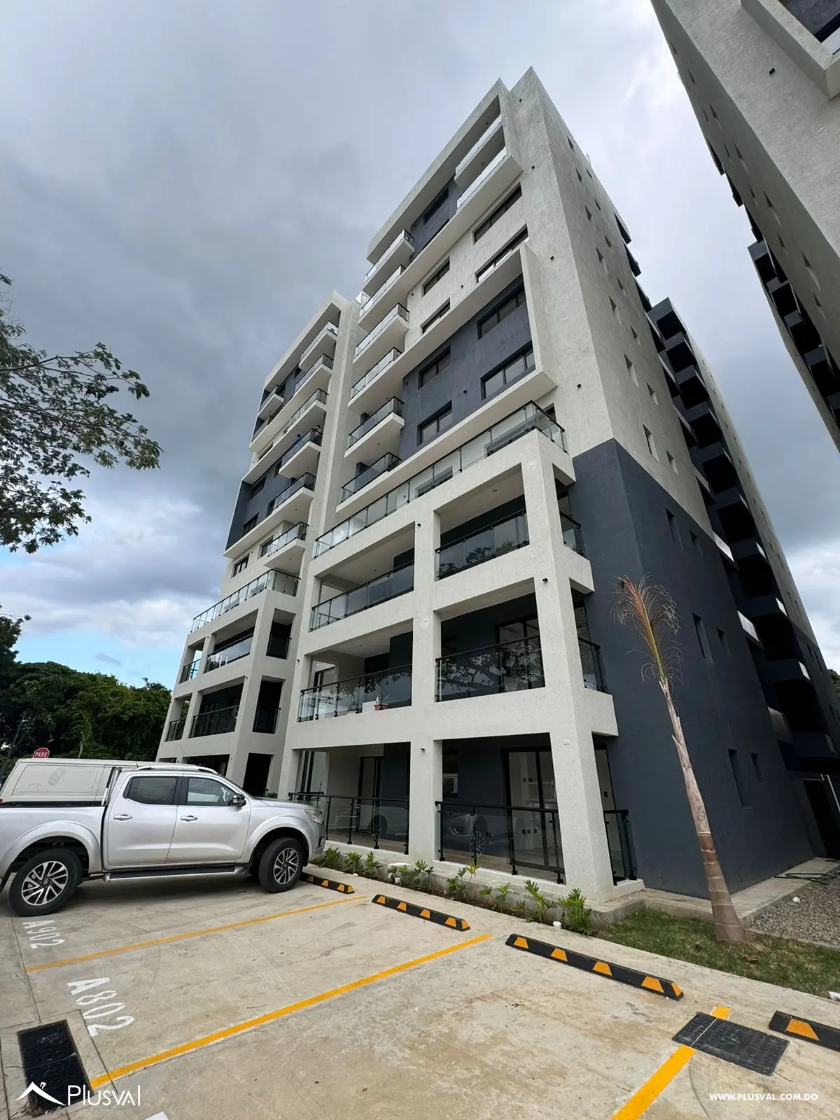 Apartamento Nuevo y Amueblado con Acabados Modernos en Urbanización Thomén 518059