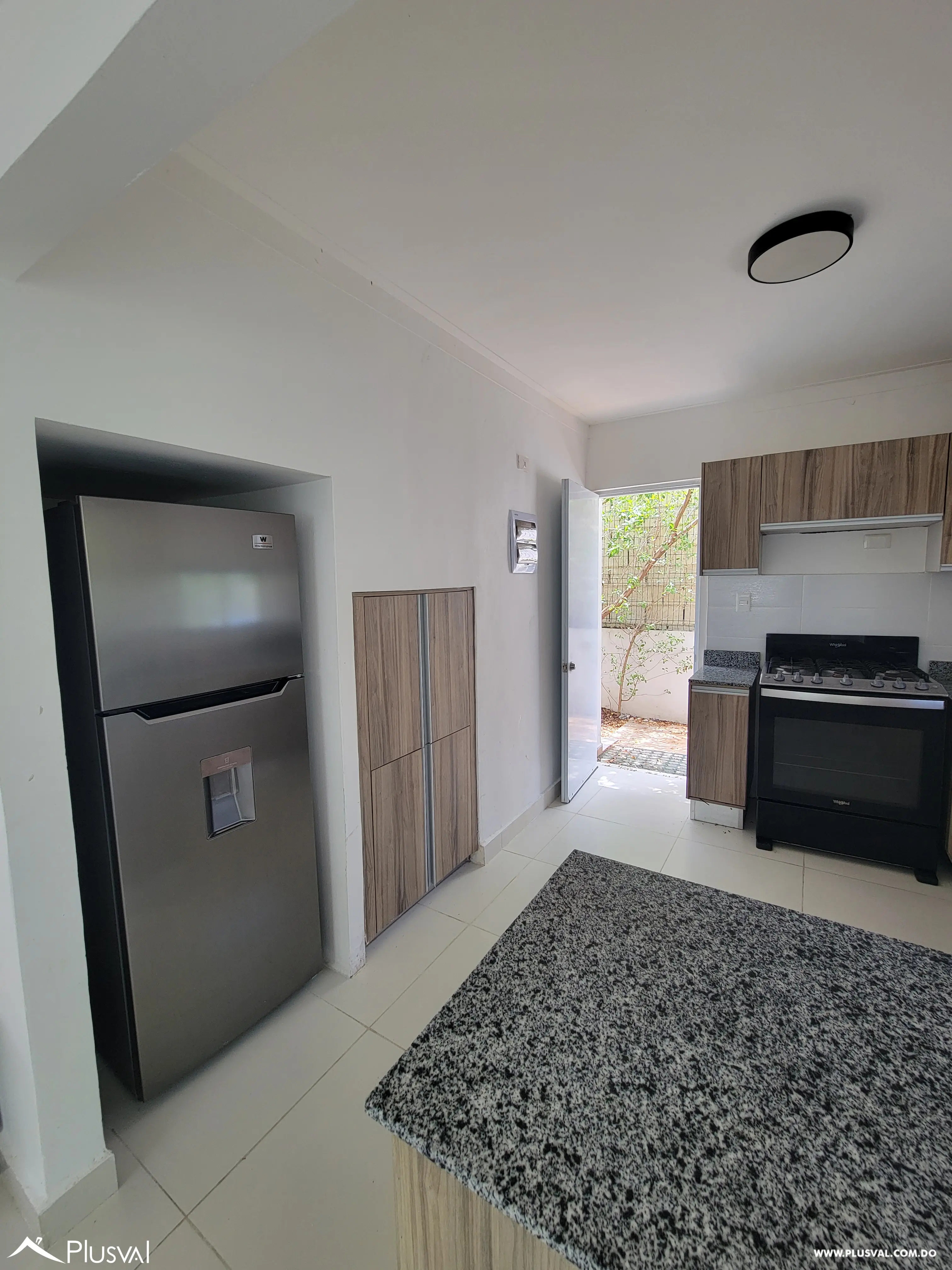 Villa Amueblada de 3 Habitaciones en Punta Cana con Jacuzzi y Patio Privado 523361