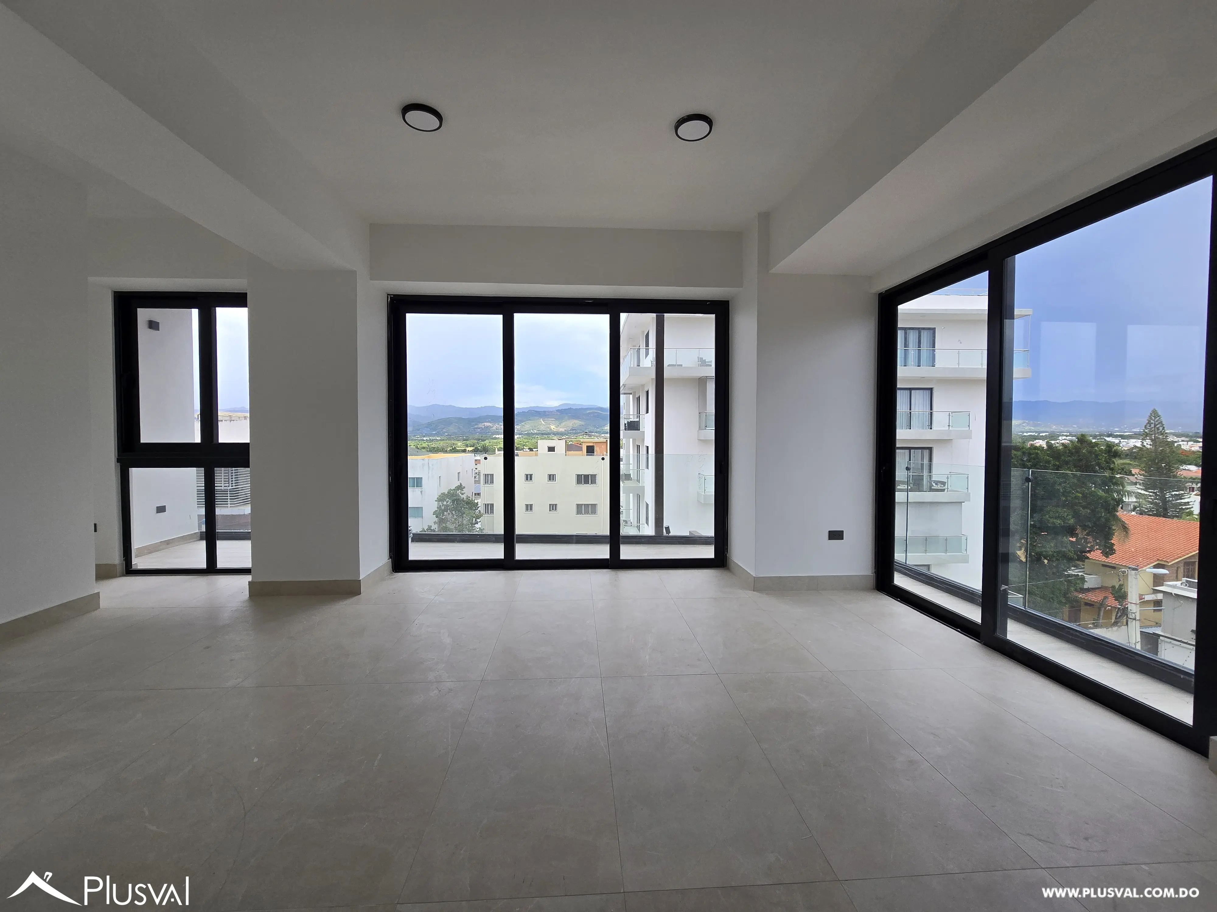 Apartamento en Venta Con terraza, Vistas Despejadas y Diseño Moderno 528408