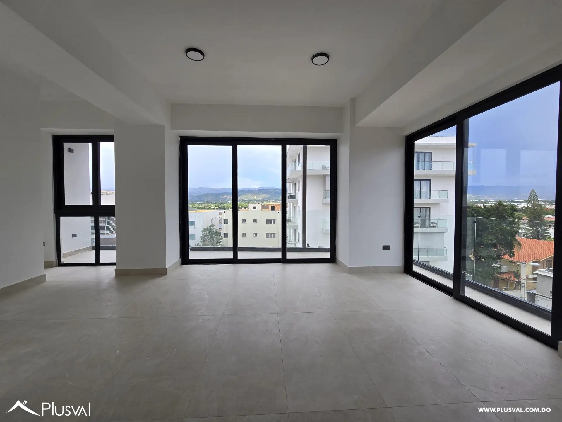 Apartamento en Venta Con terraza, Vistas Despejadas y Diseño Moderno 528408