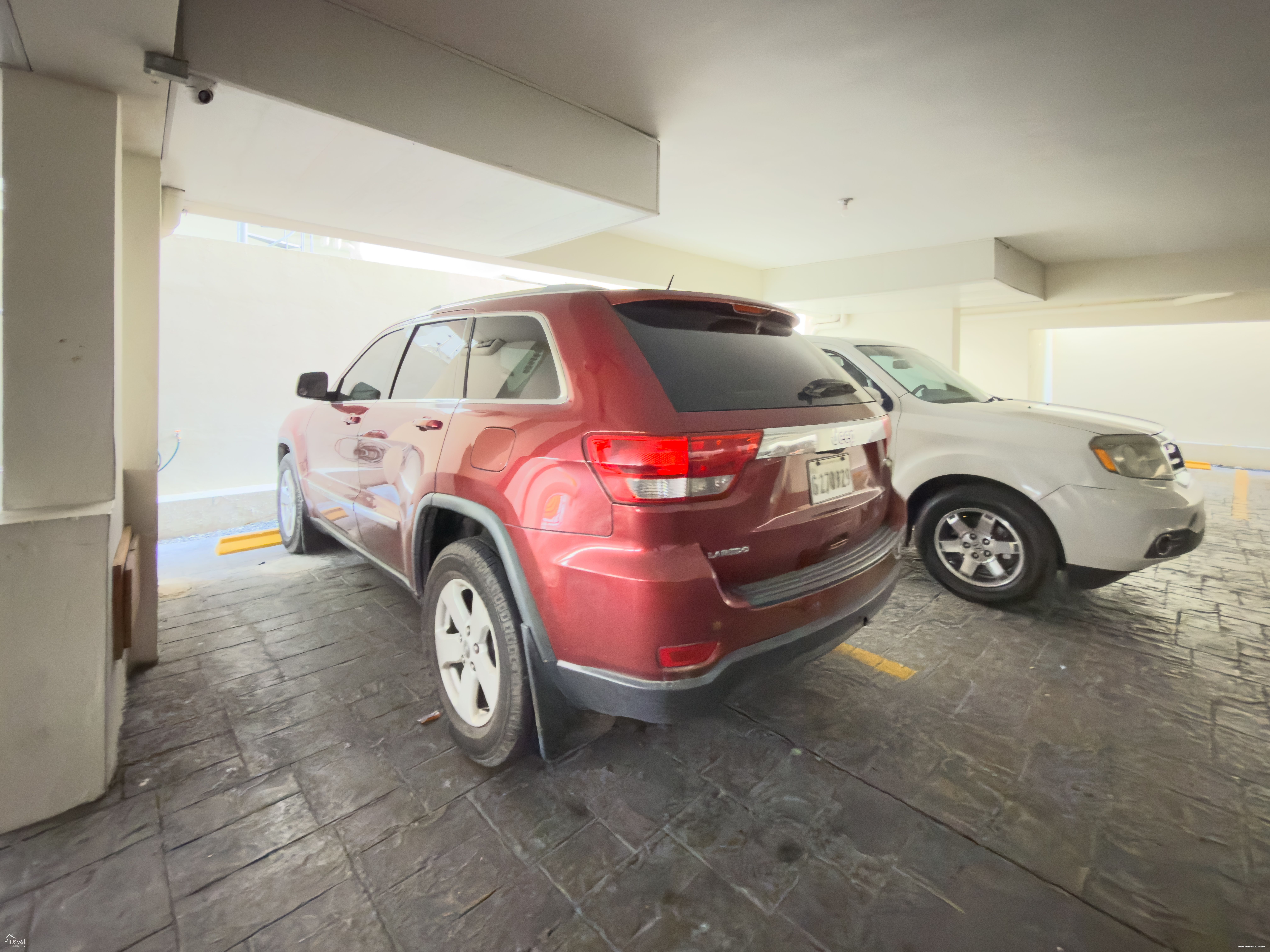 Apartamento en Alquiler 6to nivel en Los Restauradores con 3 Habitaciones 476346