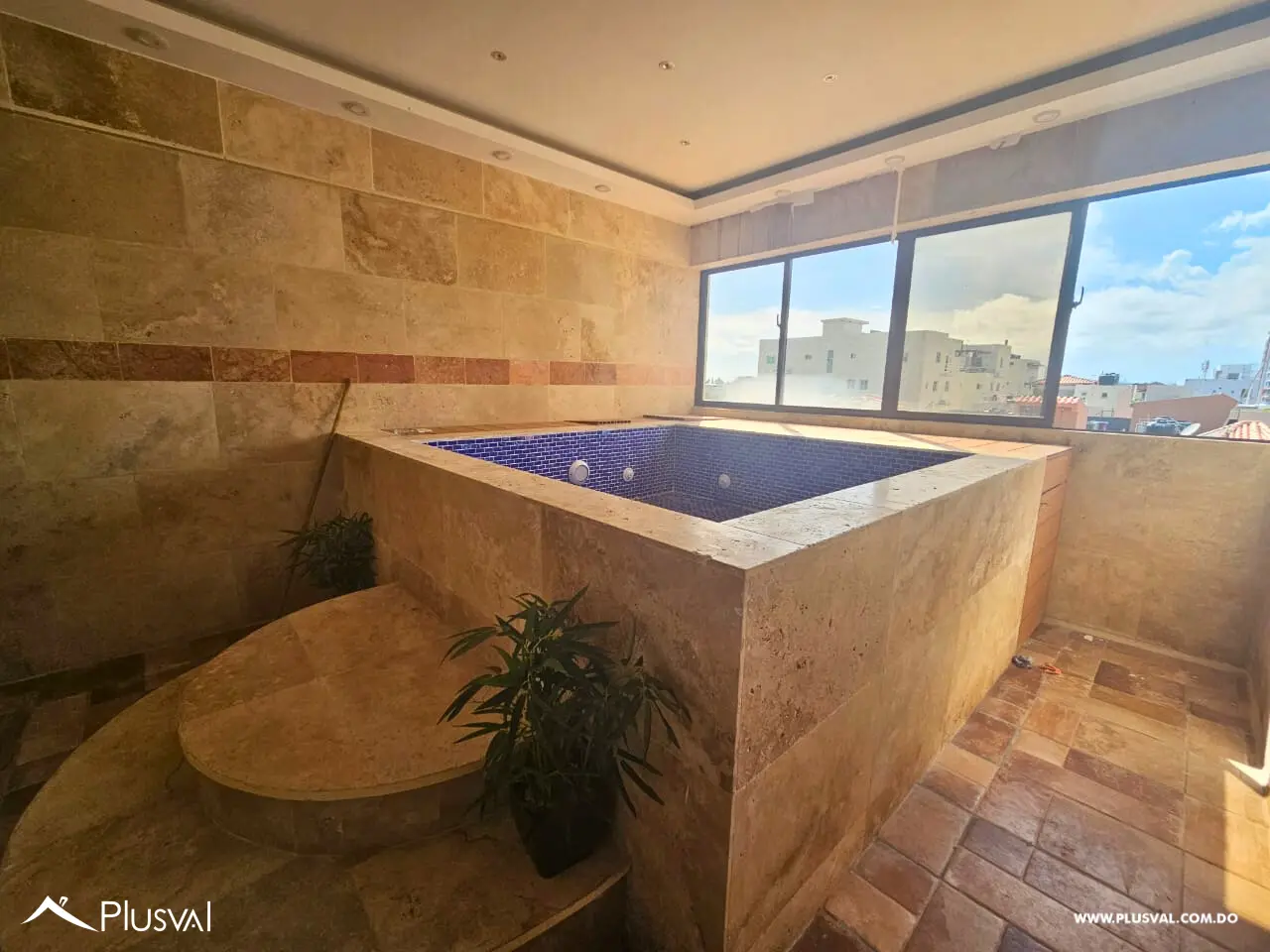 Apartamento de 3 habitaciones con terraza privada en los Corales 470984