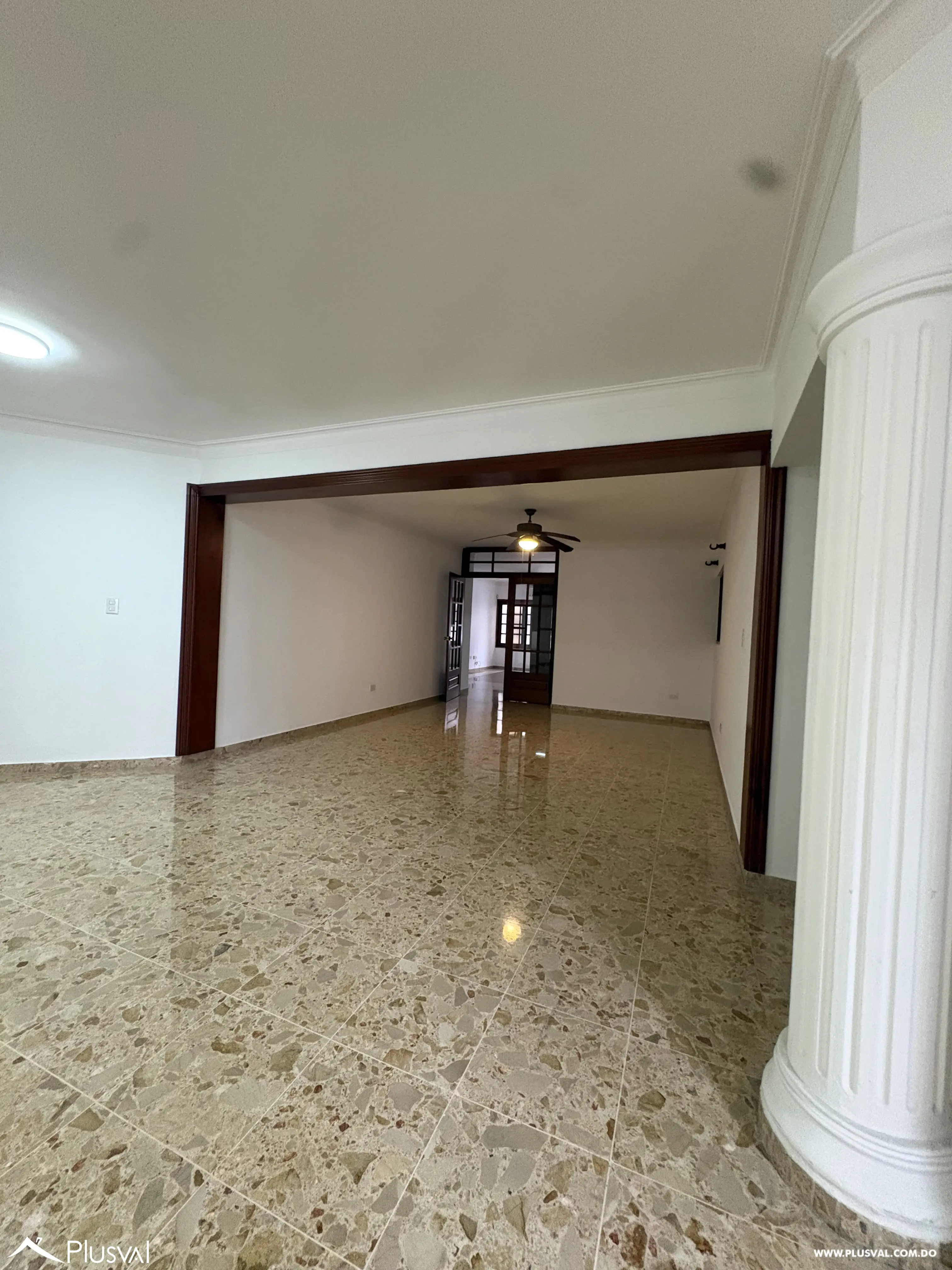Apartamento en Alquiler en el Naco, Clásico, amplio y muy bien cuidado 507588
