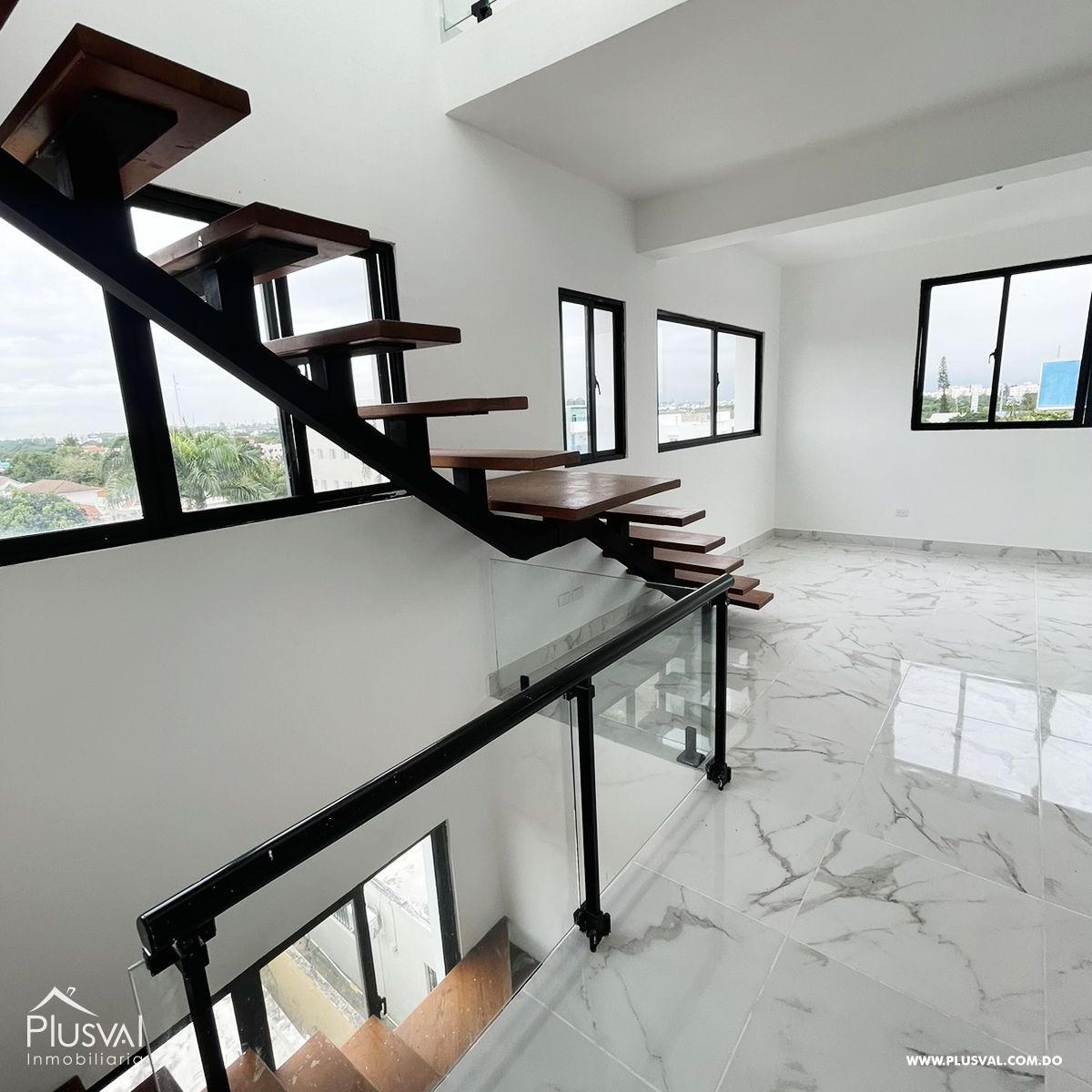 Penthouse Moderno con Terraza y Espacios Únicos en Los Álamos 405120
