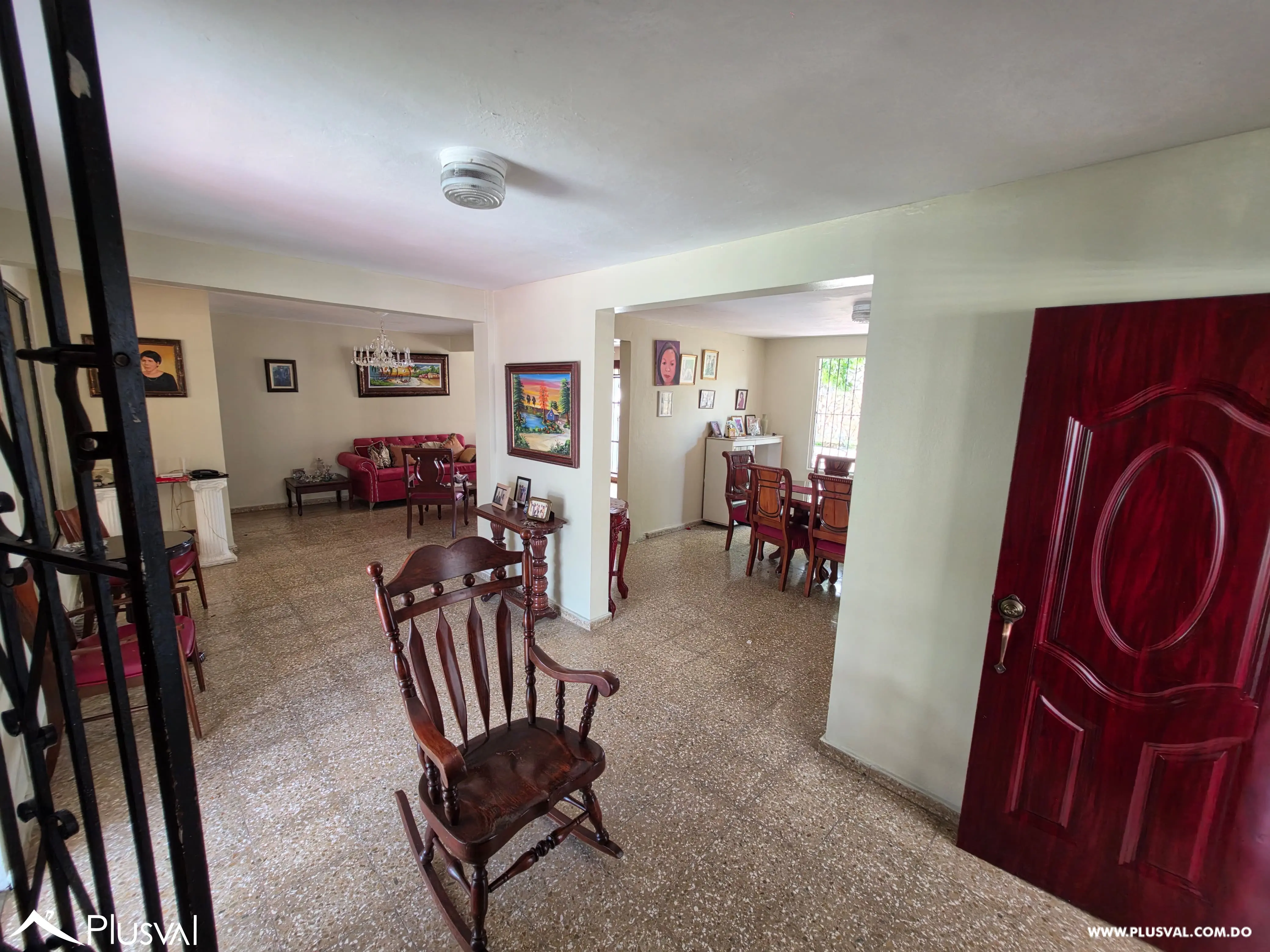 Casa en Venta con Gran Potencial Comercial Próxima a Sabana Larga en Ensanche Ozama 499357