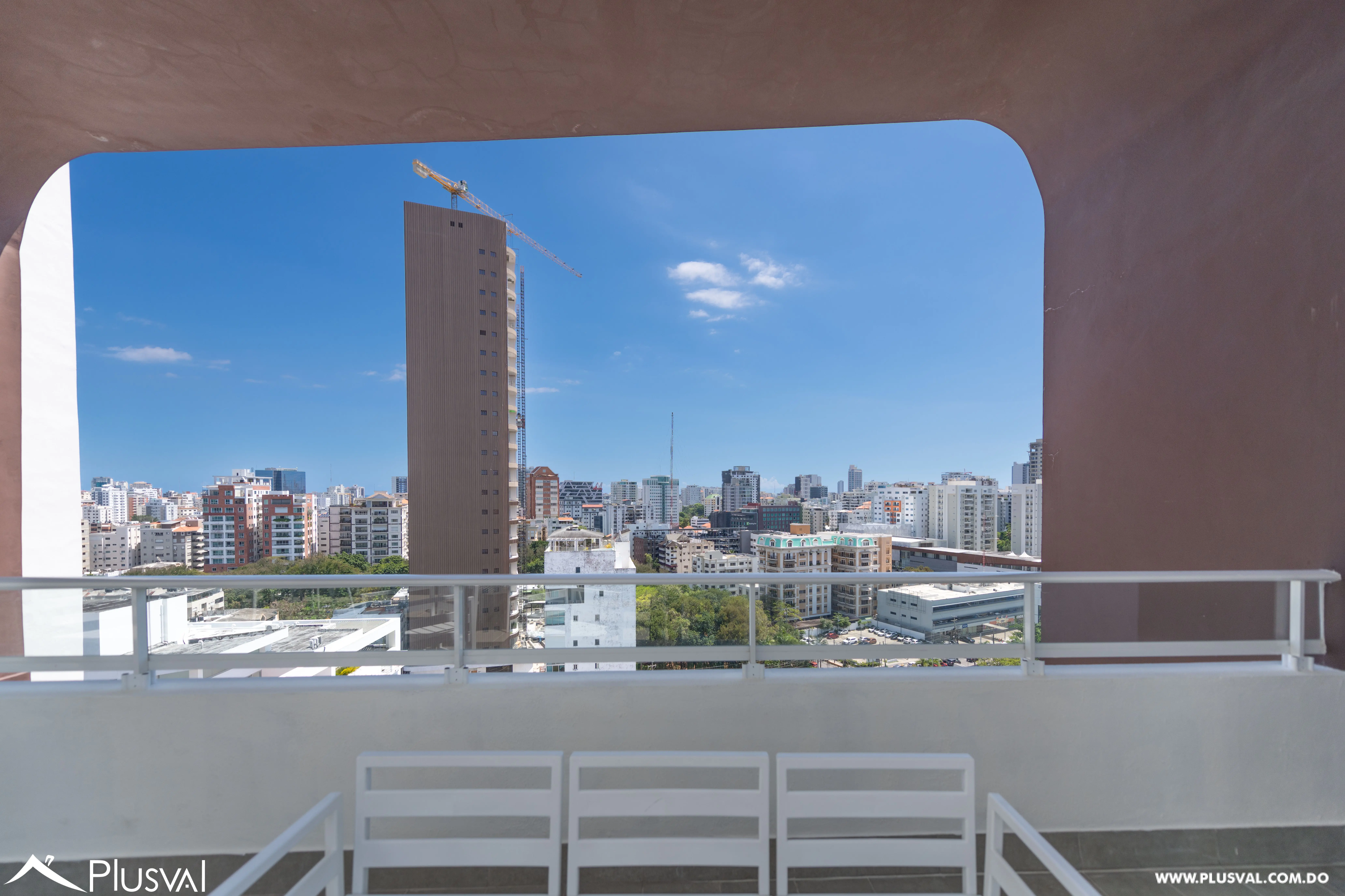 Apartamento Amueblado en Alquiler con Vista Panorámica en Serrallés 493317