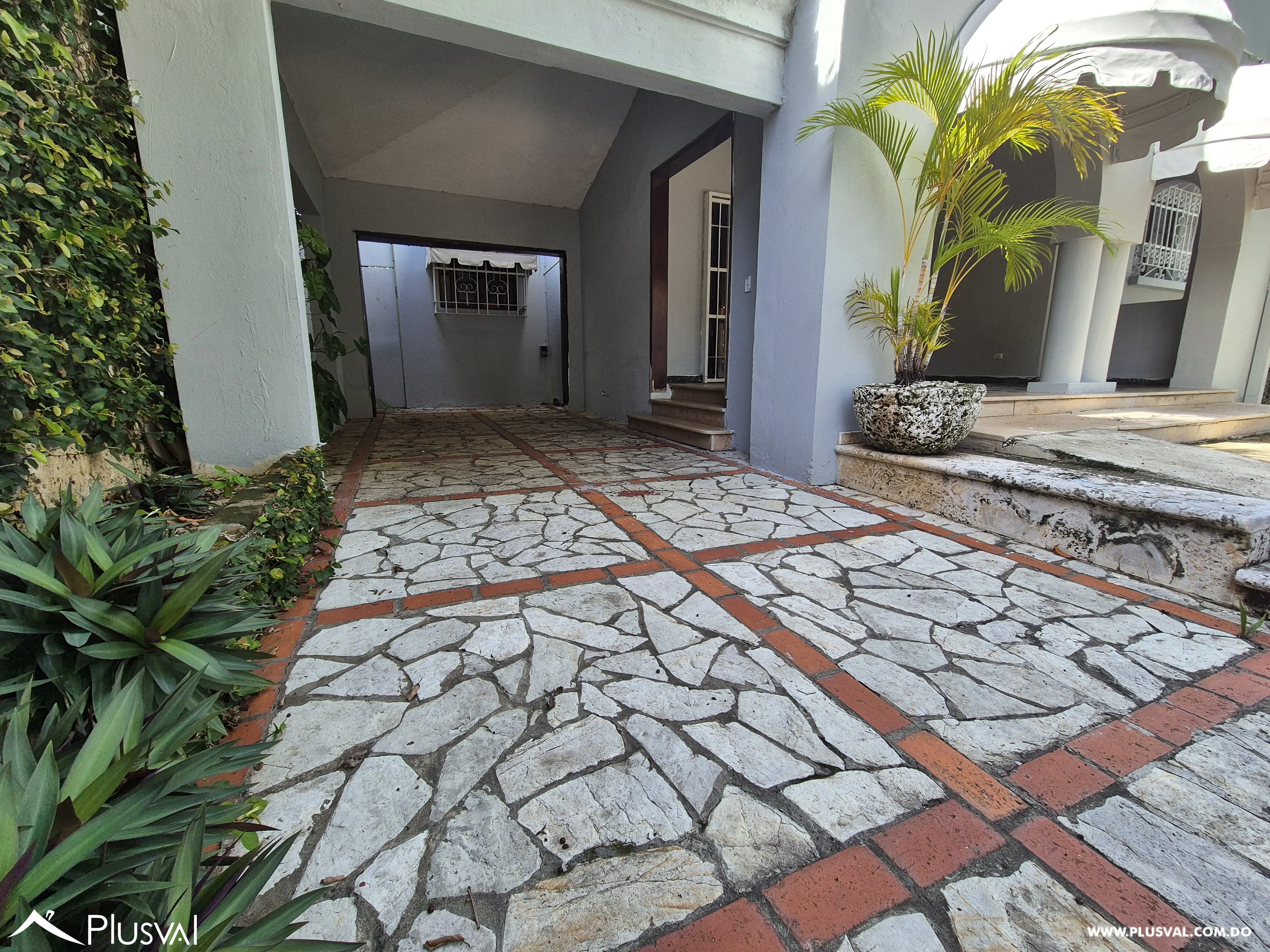 Casa en renta en el encantador sector de Gazcue 464224