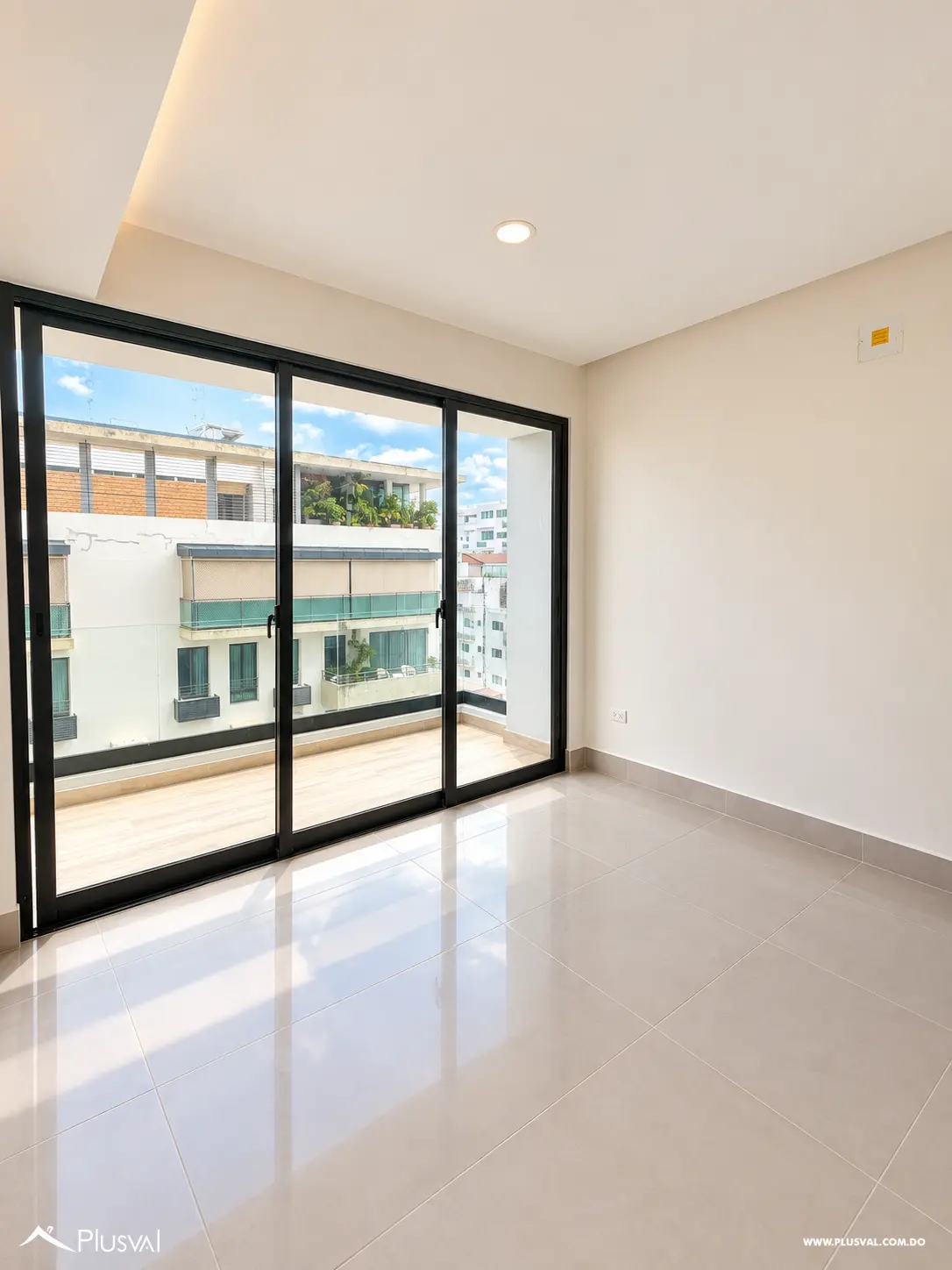 Apartamento en venta de 3 habitaciones en Evaristo Morales - Amueblado 531618