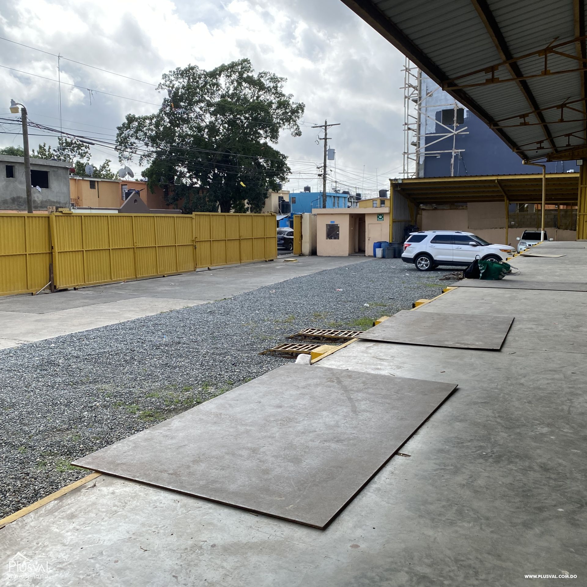 Alquilo Naves Industriales en Hainamosa 335259
