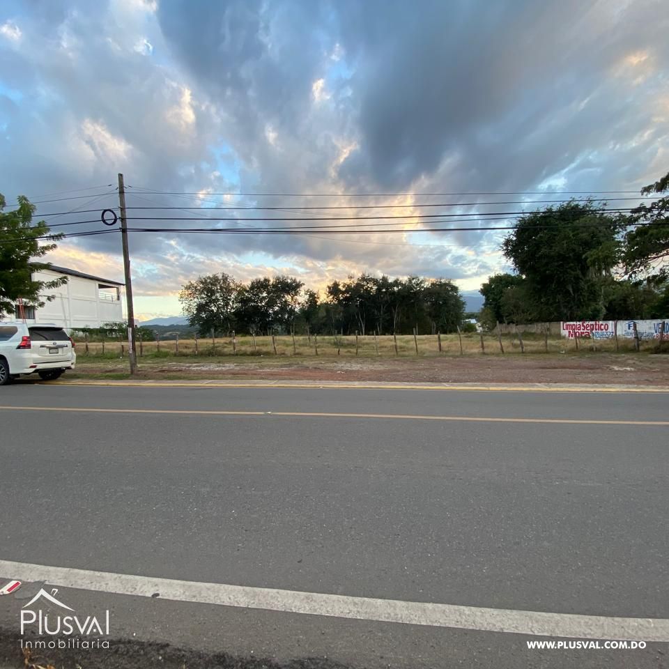 Venta de amplio Terreno en Sajoma en  la ave. Santiago 416242