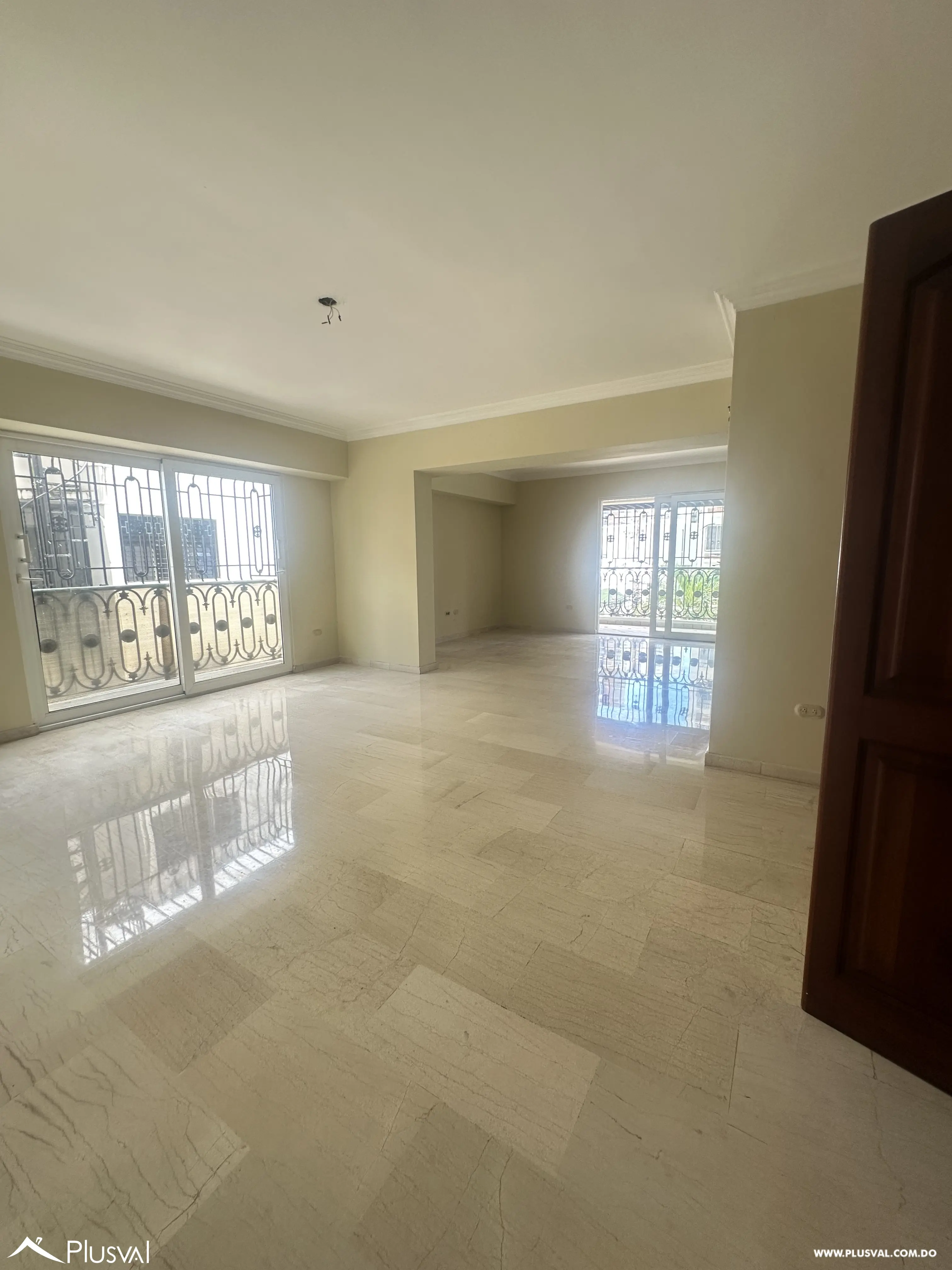 Elegante apartamento clásico en Naco – amplitud, ubicación y distinción 500970
