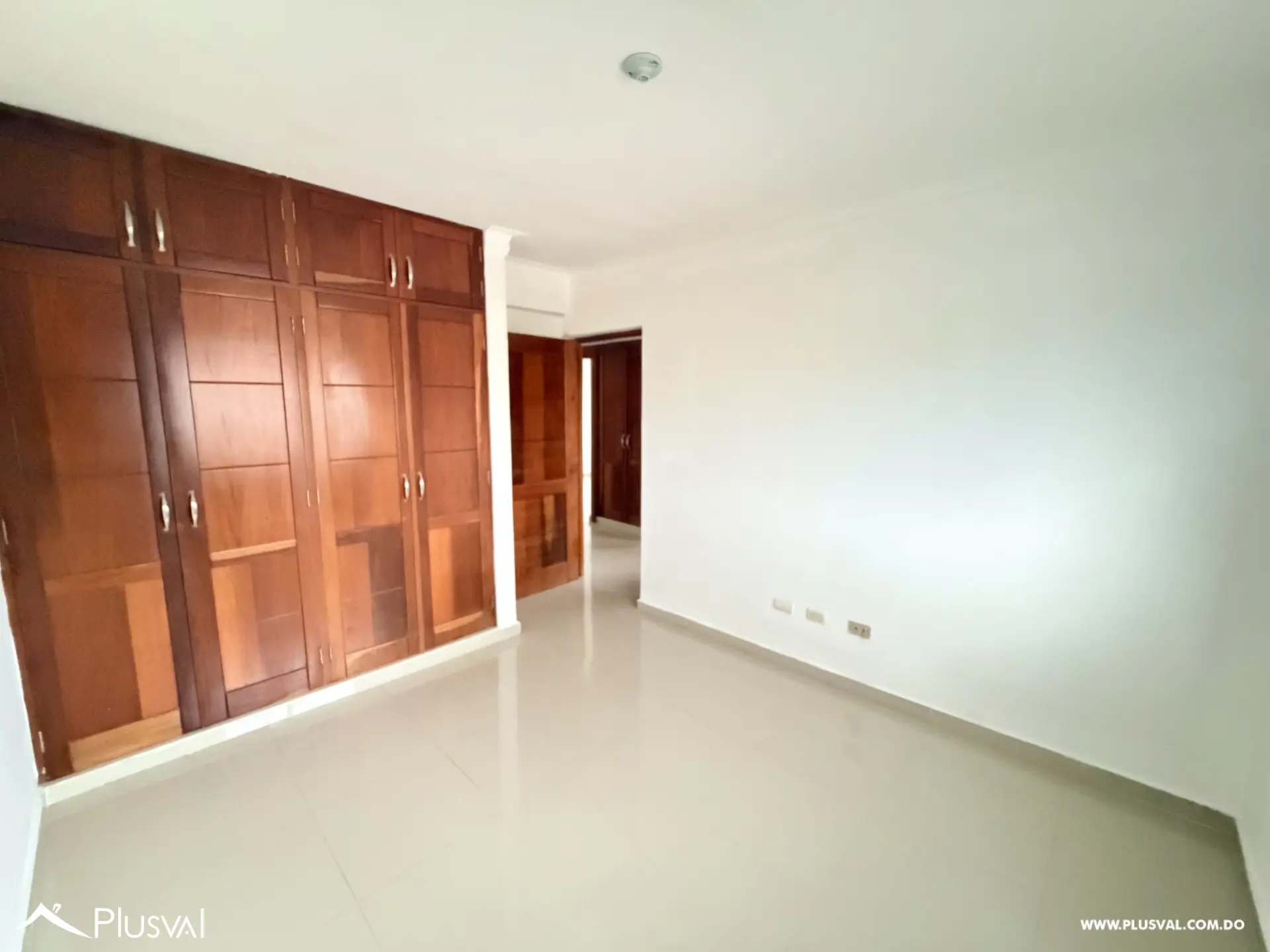 Se vende apartamento con terraza en los Restauradores, Distrito Nacional. 535803