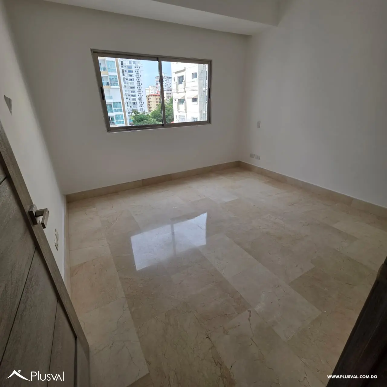 Fino apartamento en alquiler en Naco. 462754