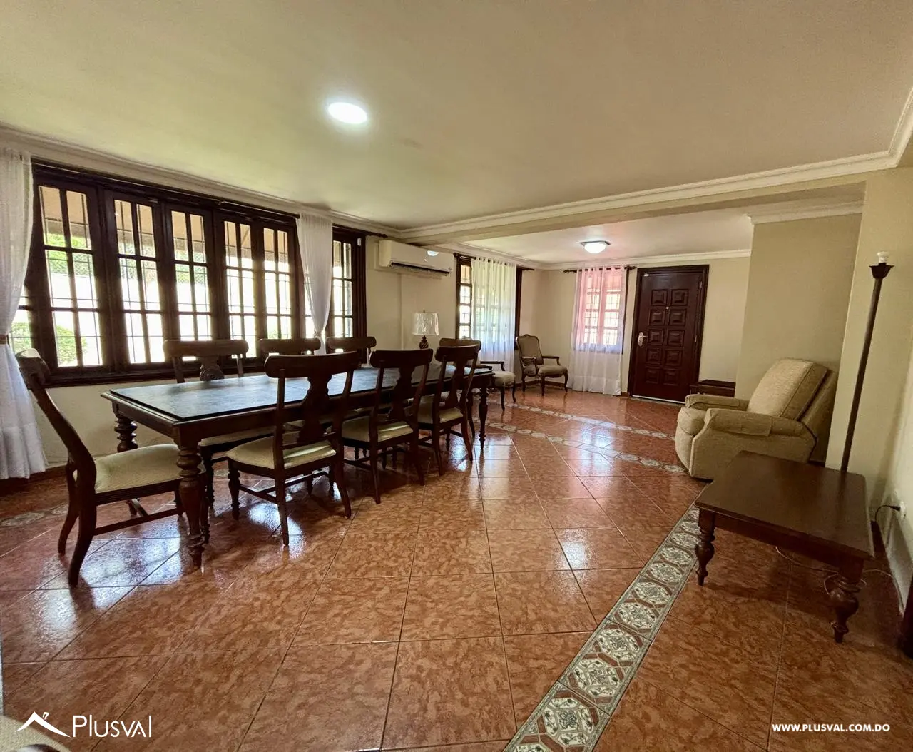 Amplia y clásica casa en alquiler en la mejor zona de Bella Vista 457960