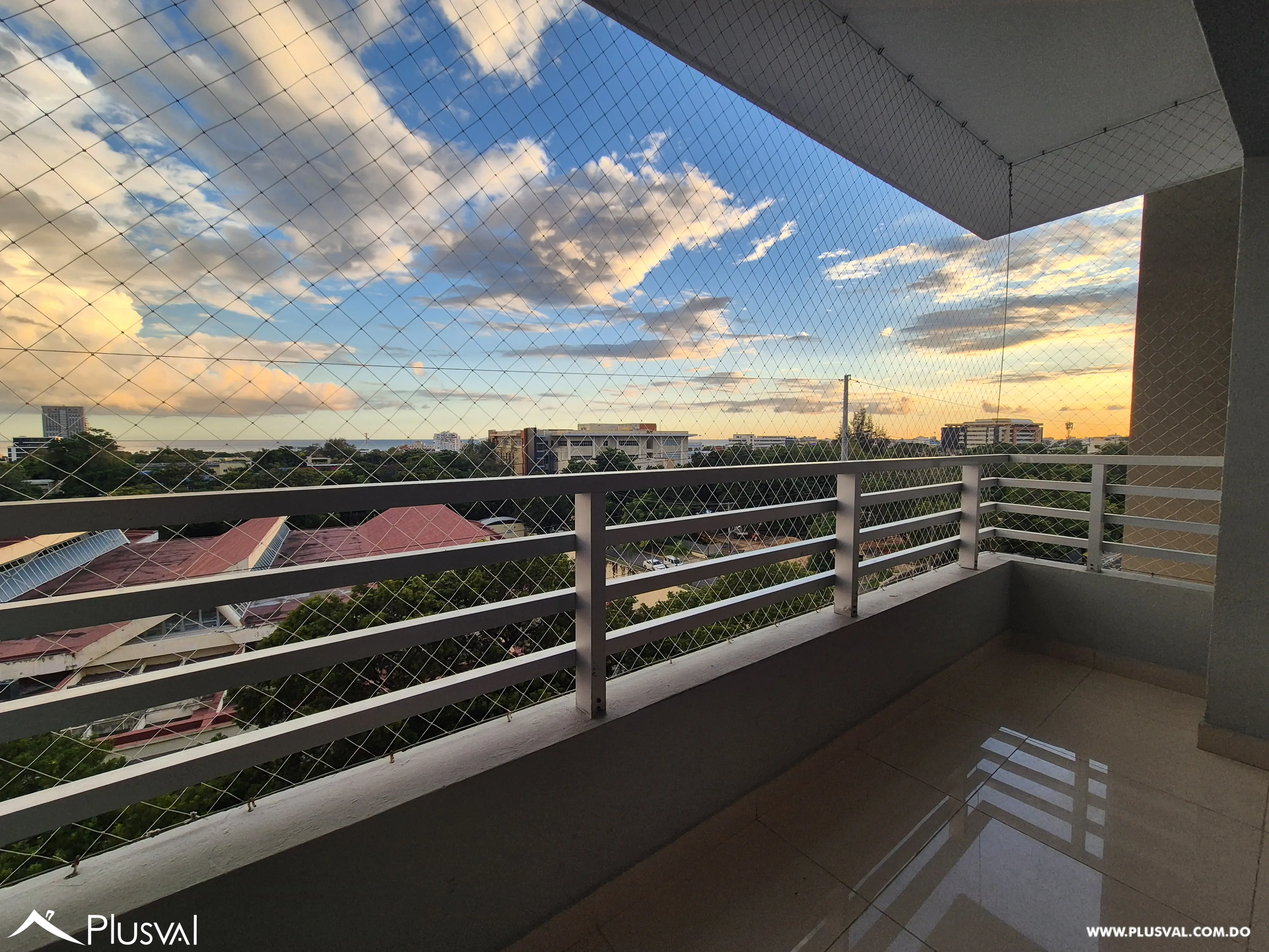 Apartamento en venta con vista al mar en Zona Universitaria 474789