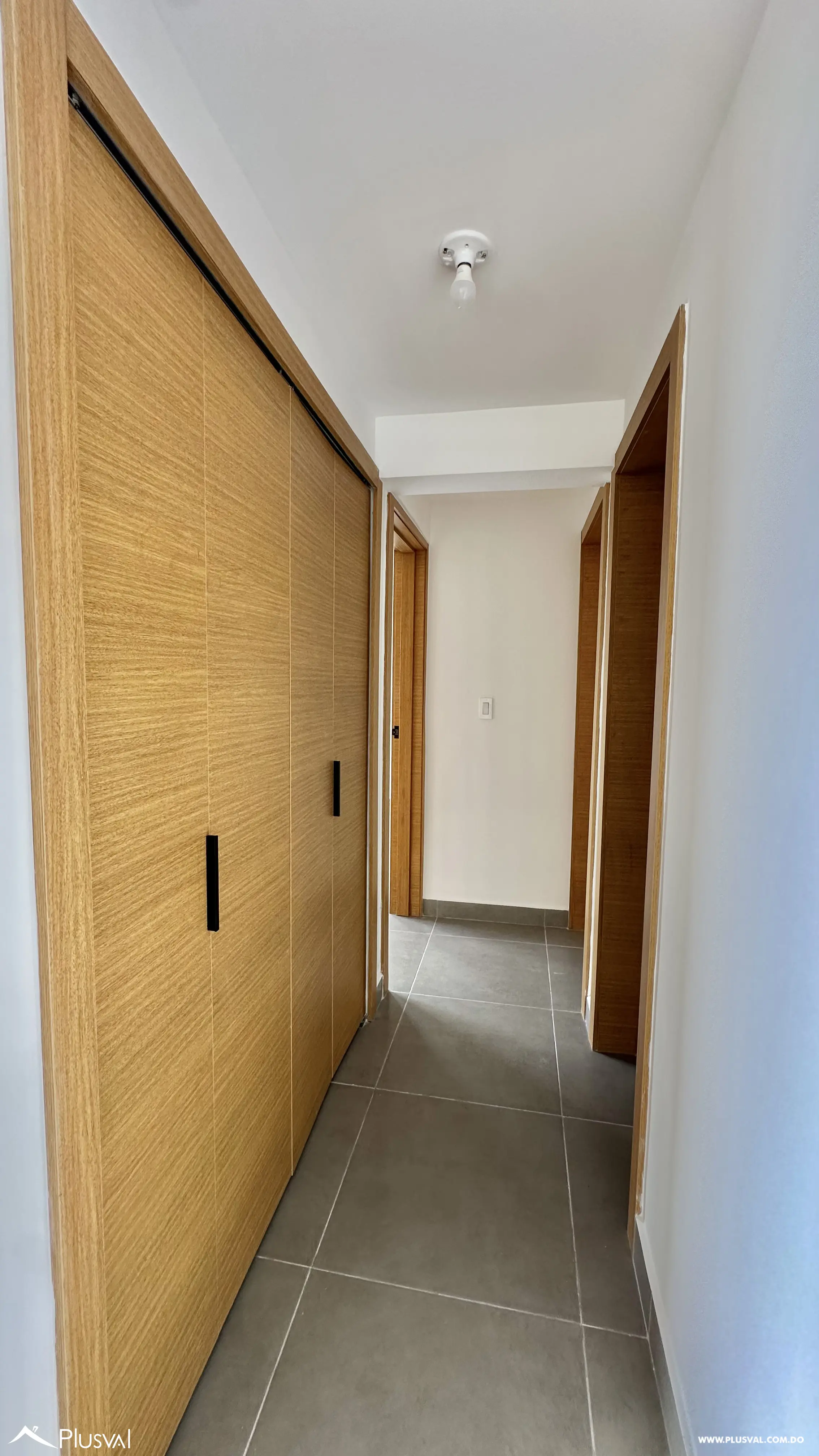 Apartamento en Alquiler en Gazcue – 2 Habitaciones, 2 Parqueos y Línea Blanca Incluida 476704