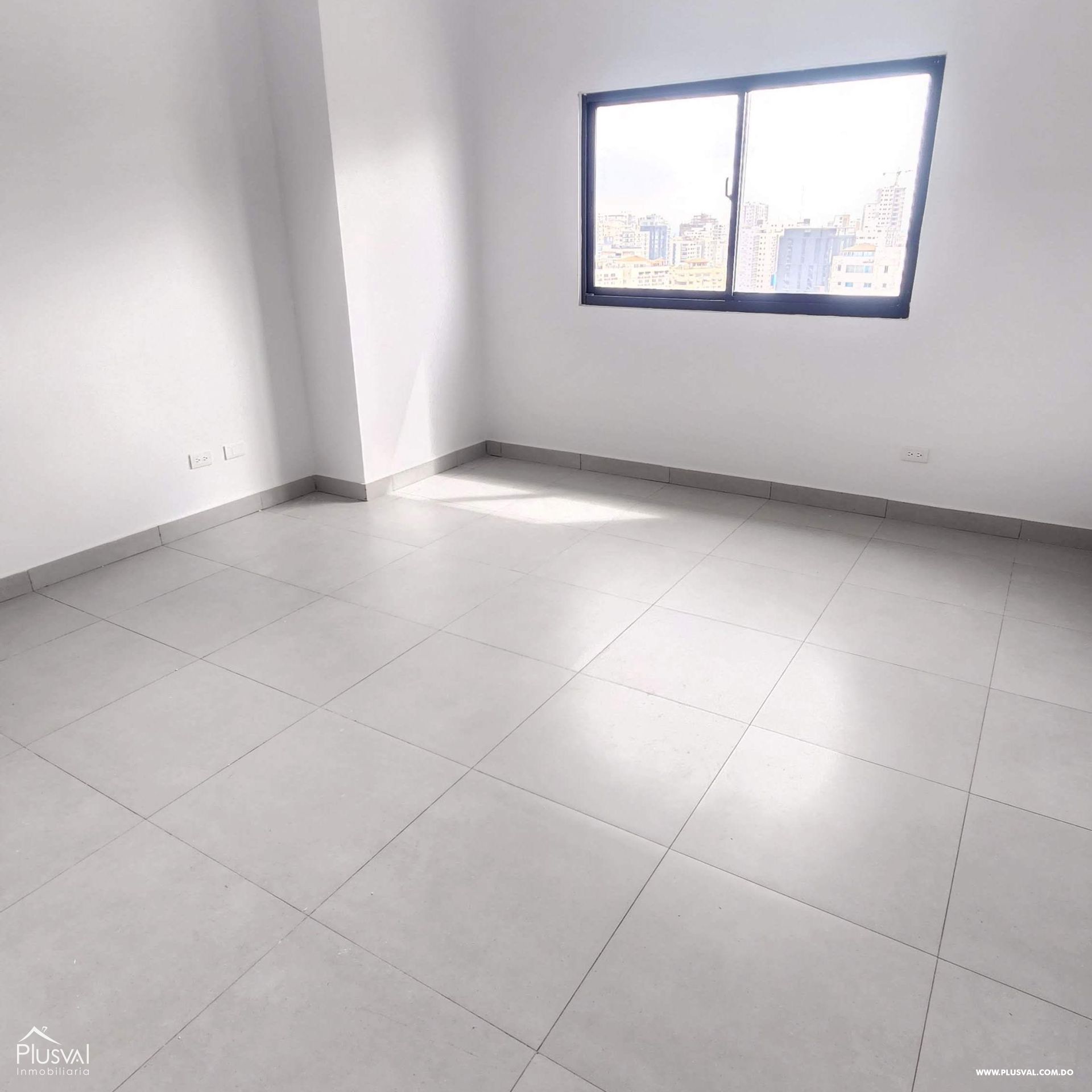 Apartamento piso alto con LB completa 383106