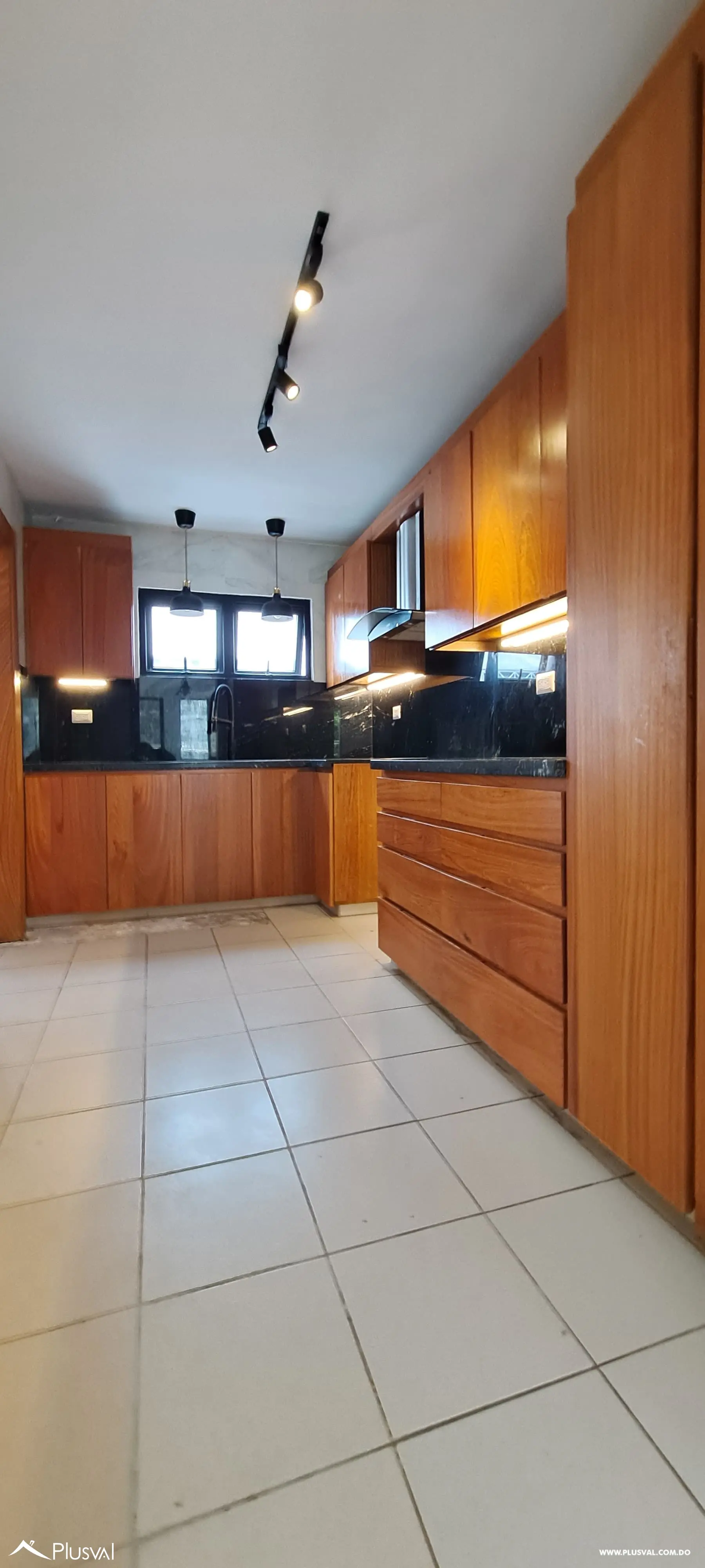SE RENTA AMPLIO APARTAMENTO EN ZONA EXCLUSIVA DE SANTO DOMINGO 452272