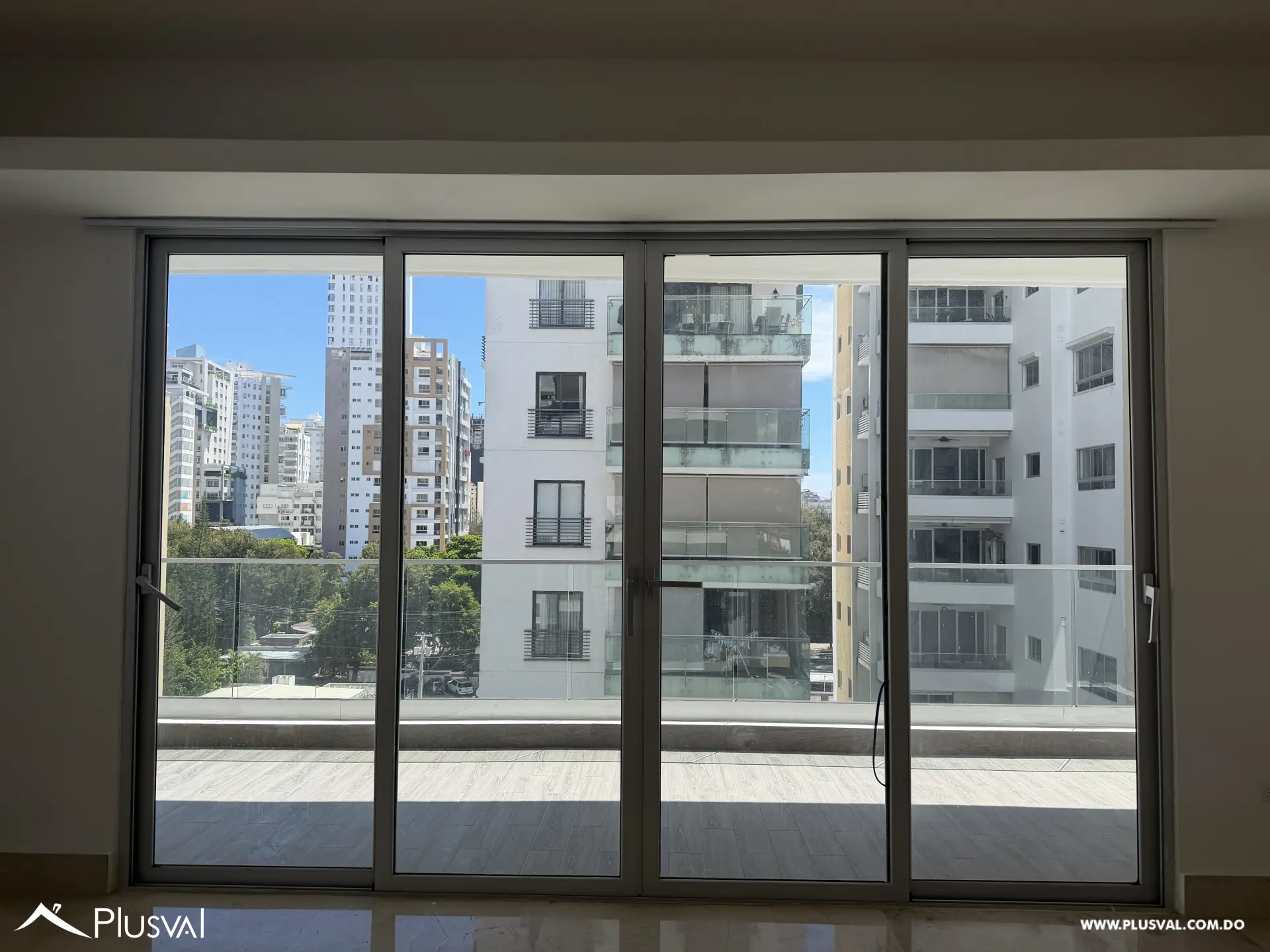 Amplio apartamento en venta de 3 habitaciones. 533462