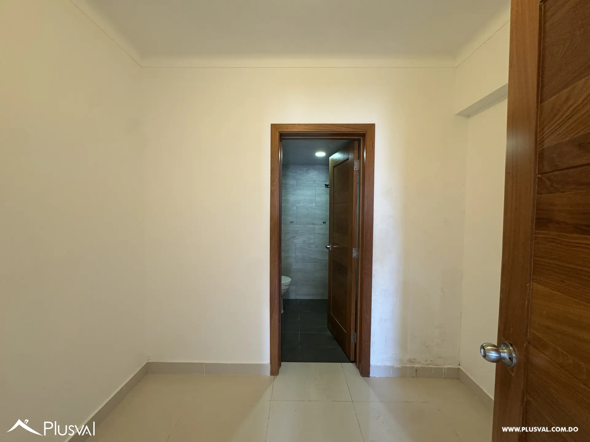 Apartamento en alquiler en torre moderna con vista a la ciudad | 3 habitaciones 530645