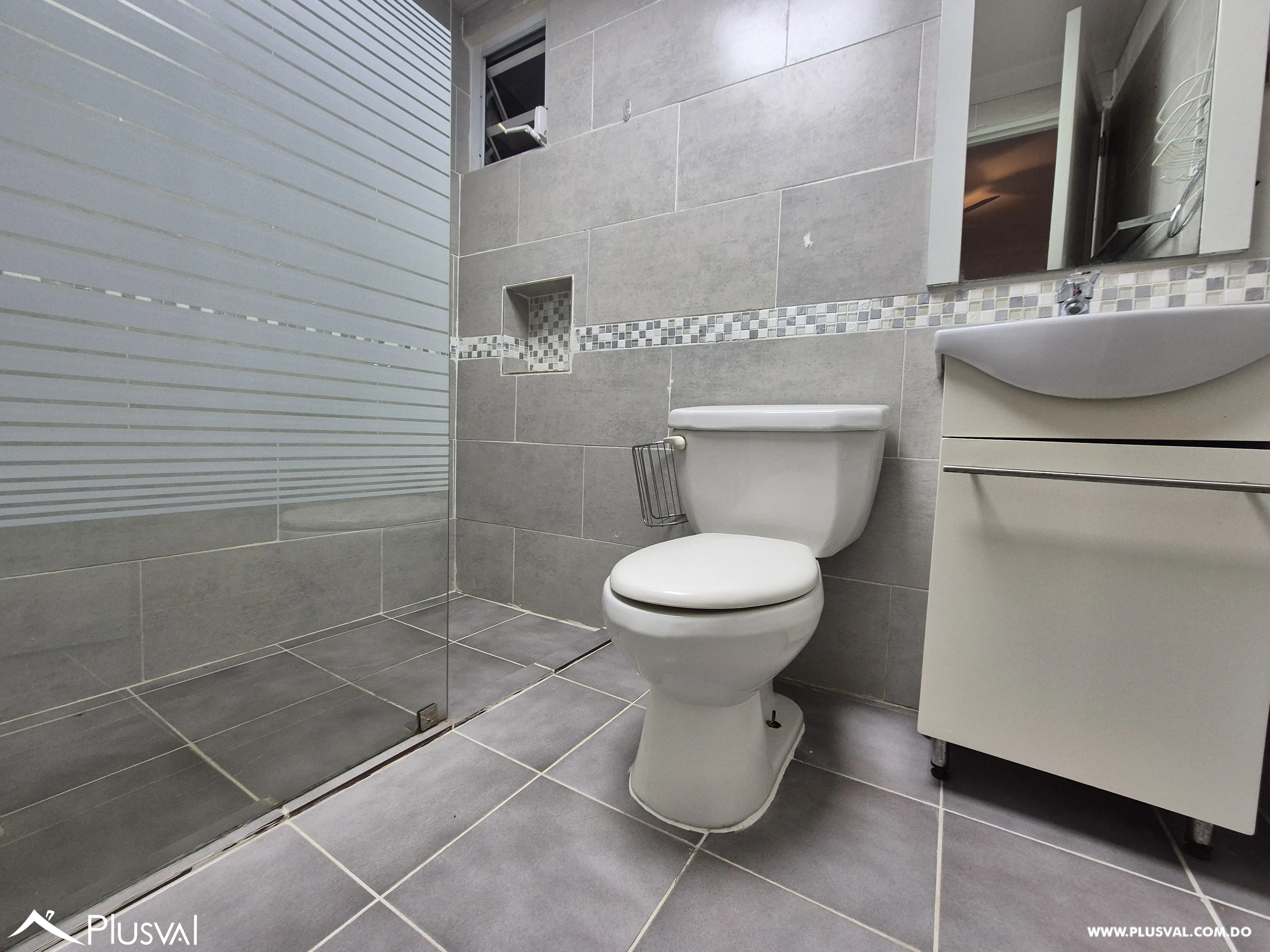 Apartamento con estudio en alquiler en Gazcue 466850