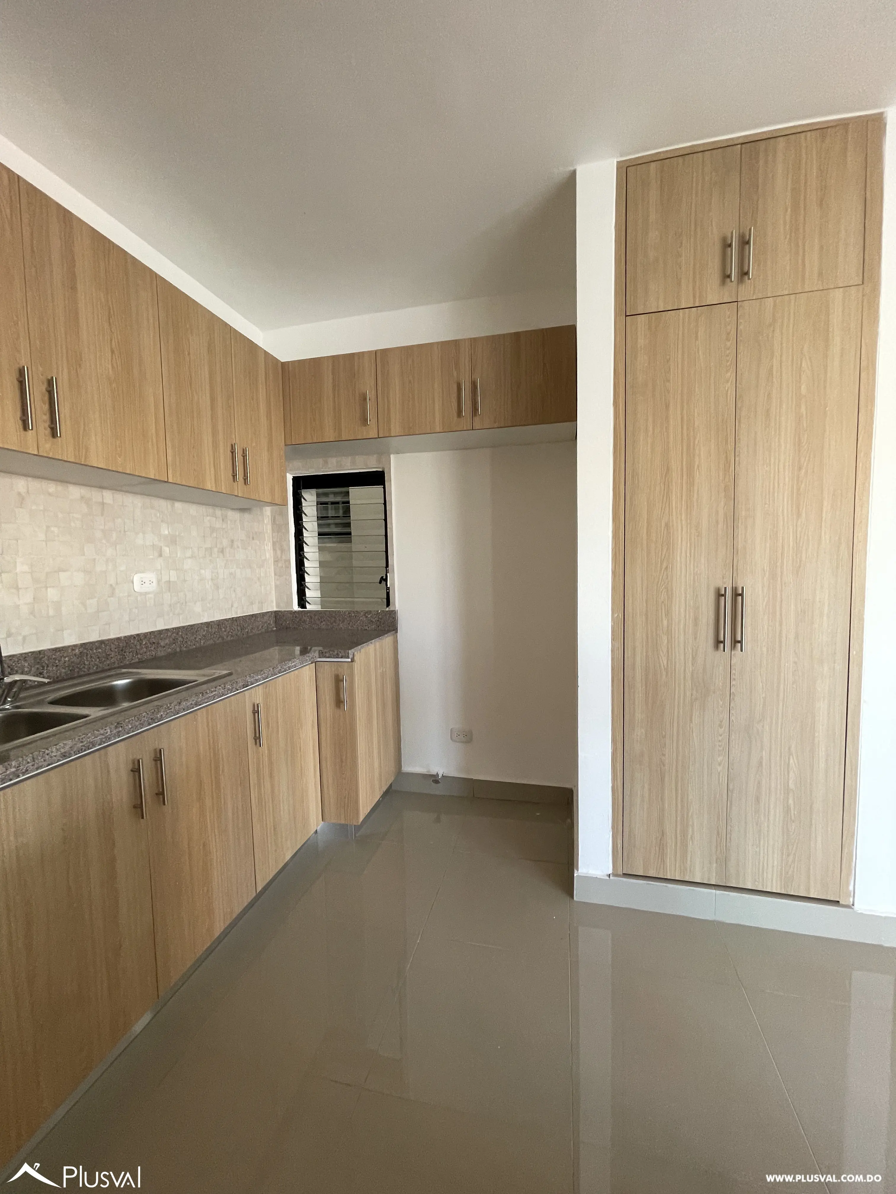 Complejo de  Aptos - Primer Nivel - 3 Habitaciones + Patio 528103