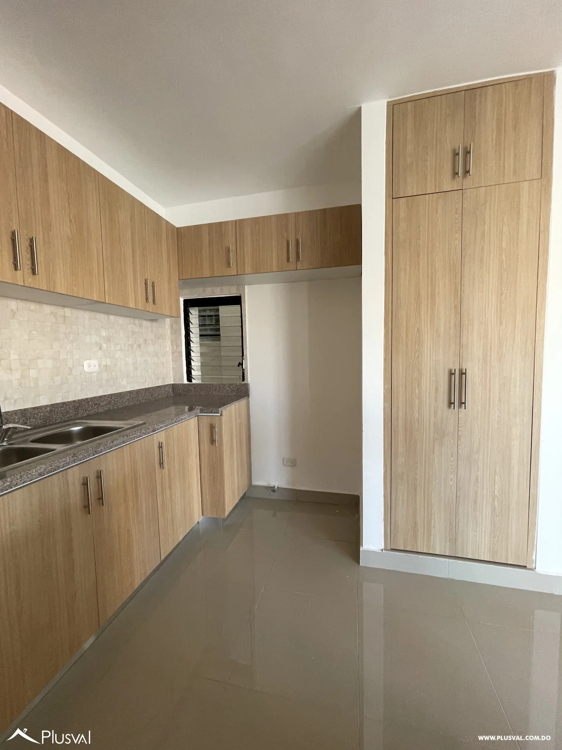 Complejo de  Aptos - Primer Nivel - 3 Habitaciones + Patio 528103