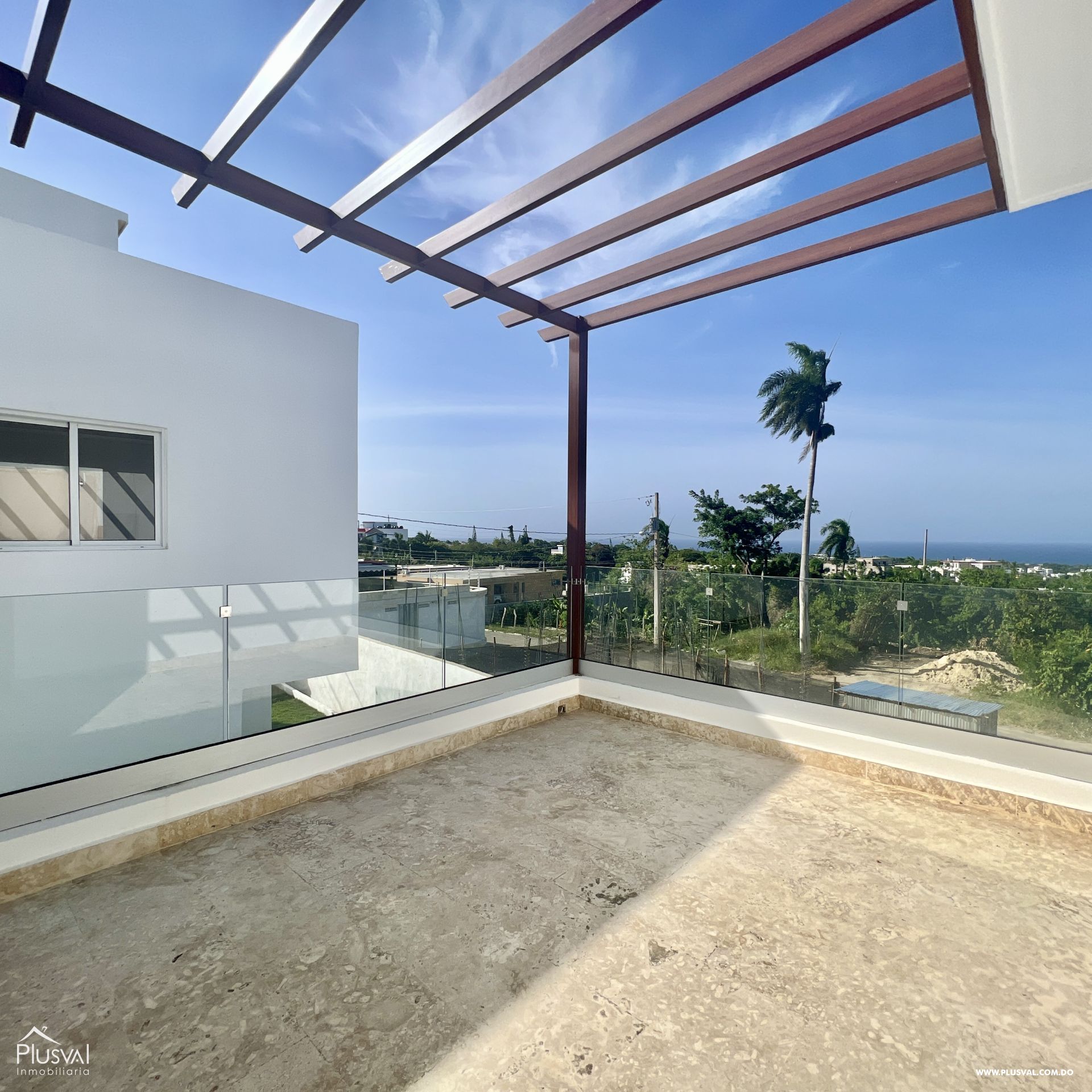 Casas en Venta en Puerto Plata con Dos Terrazas y Patio 306095