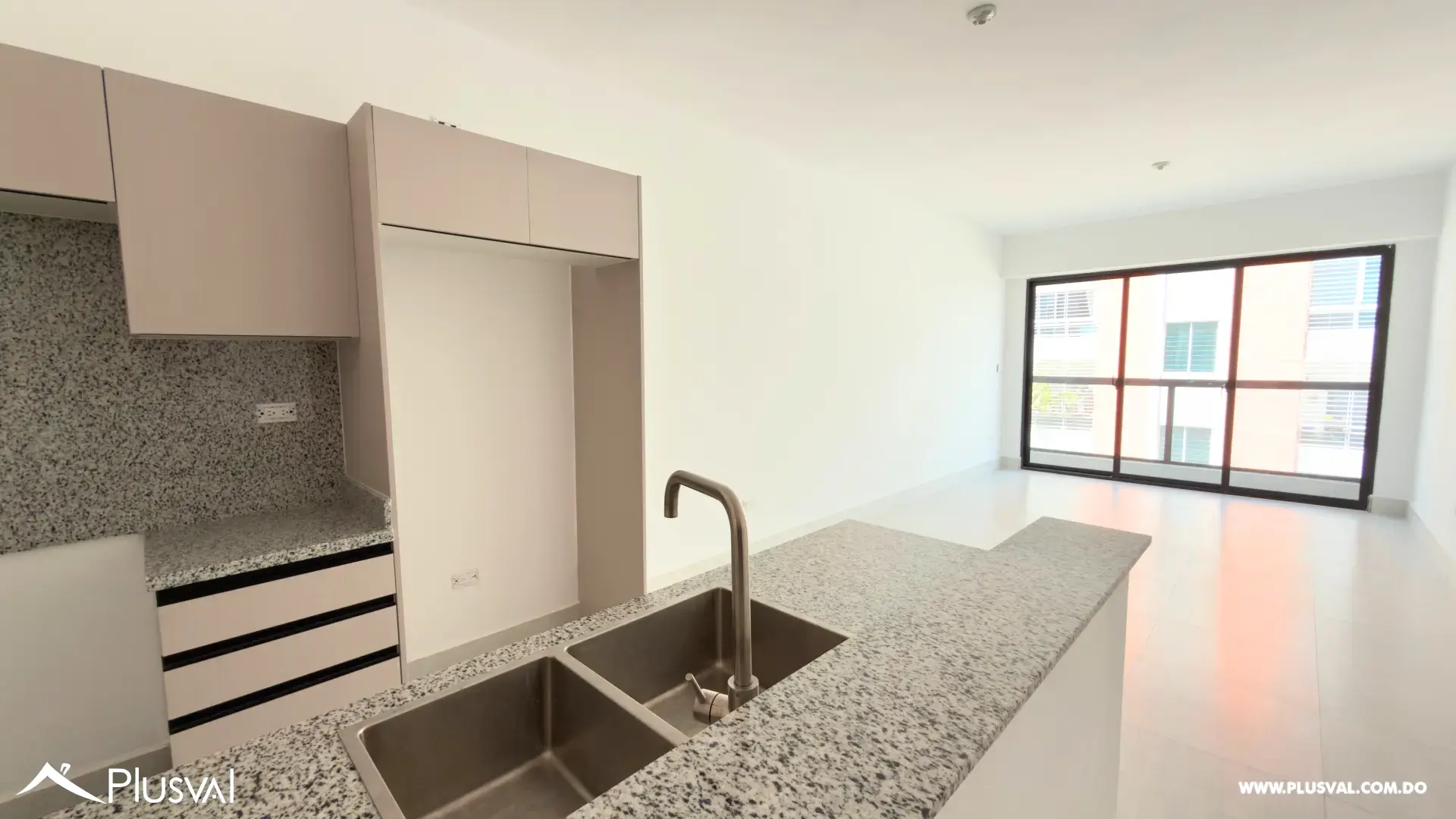 Apartamento en alquiler en Evaristo Morales 515281