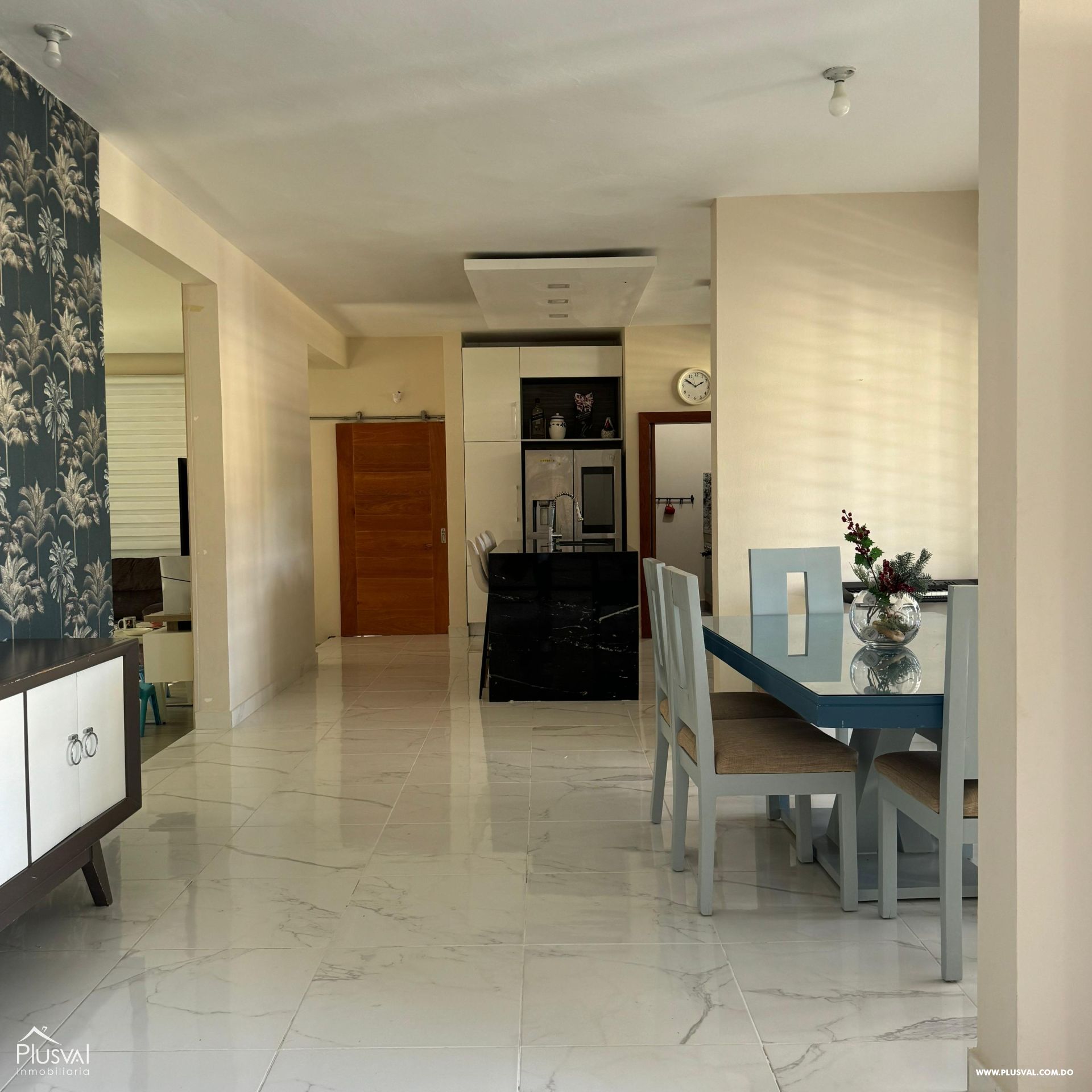 Casa con amplios espacios y moderno diseño en La Vega. 397678