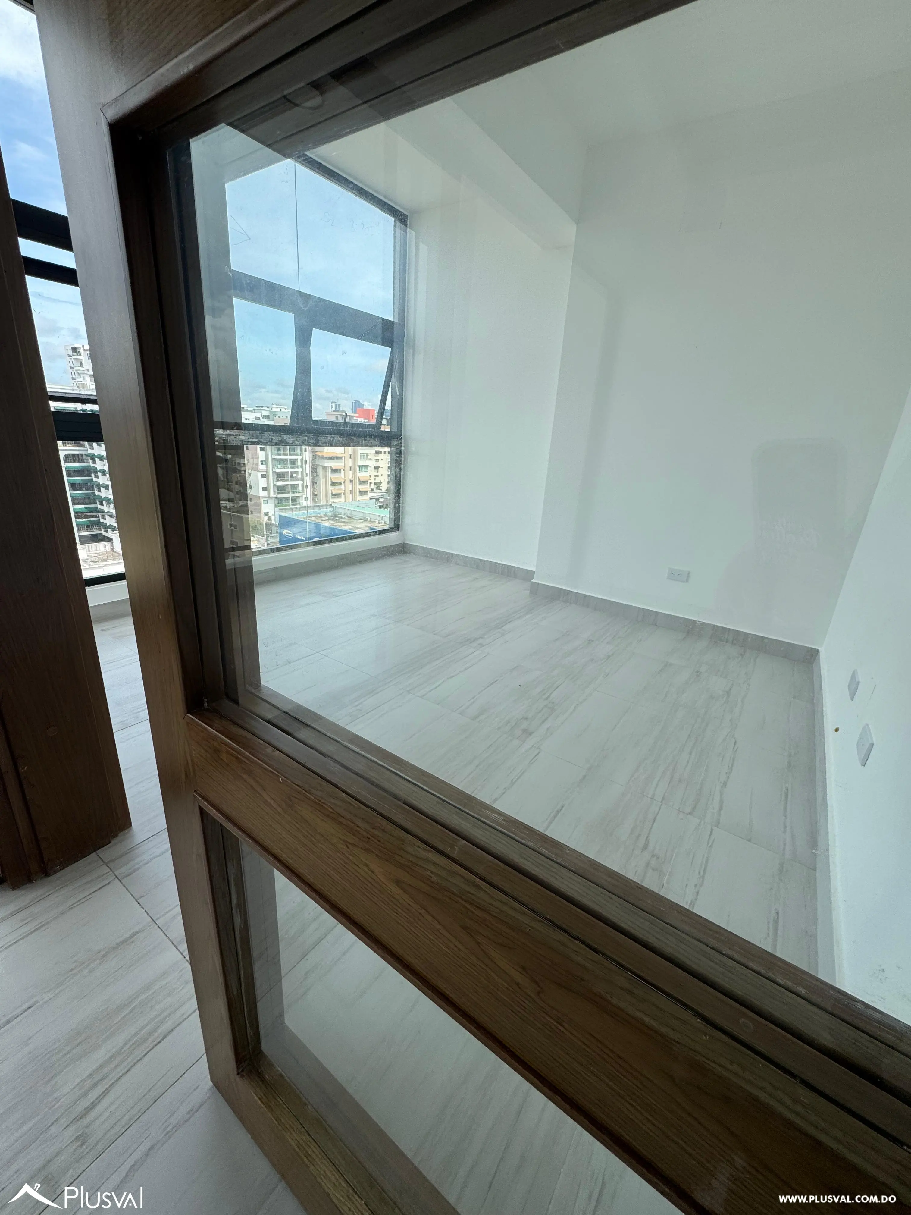 Alquiler de excelente apartamento en Evaristo Morales 466640