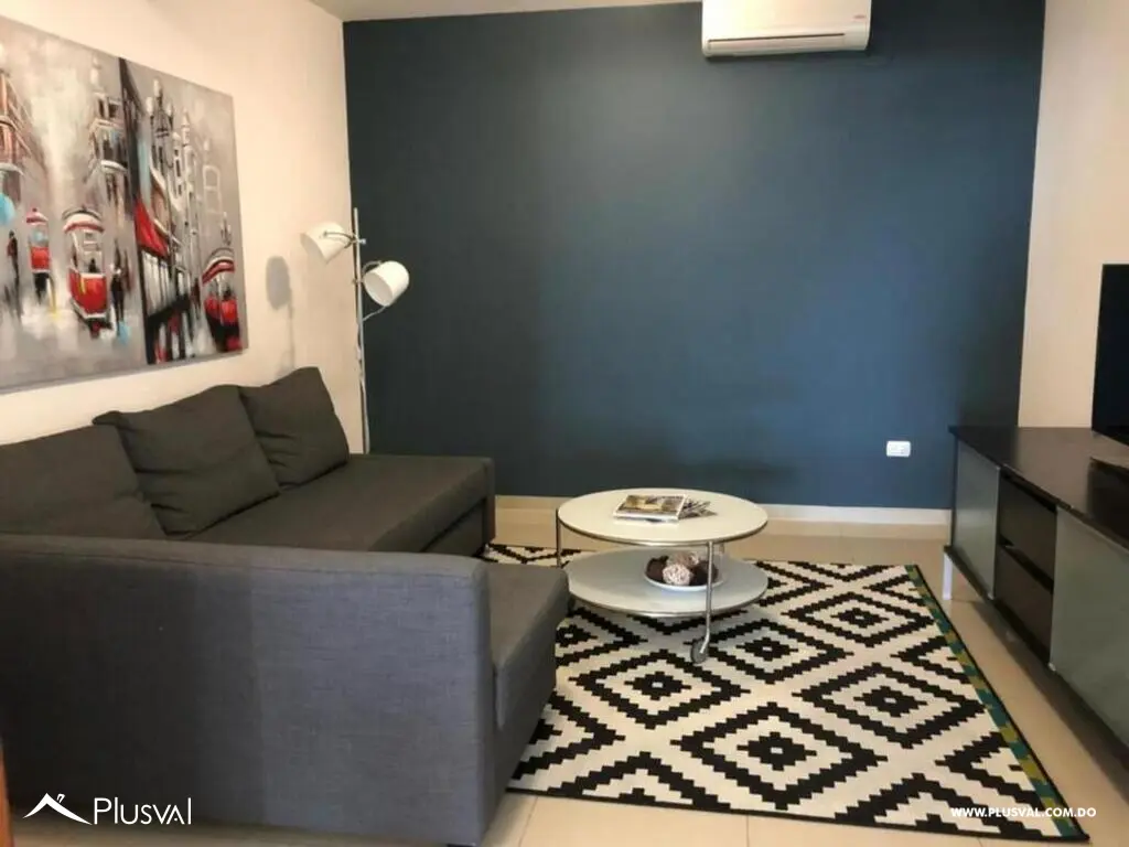 Se alquila amplio apartamento de 3 habitaciones y 2 parqueos. 469435