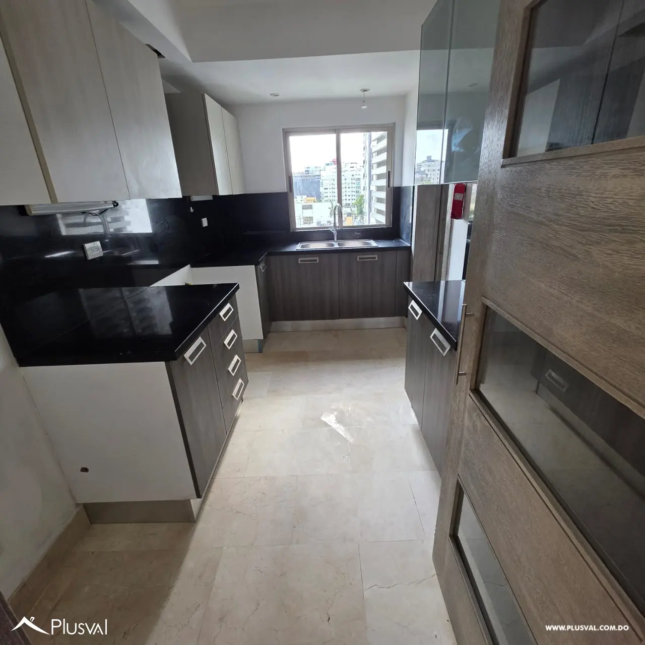 Fino apartamento en alquiler en Naco. 462750
