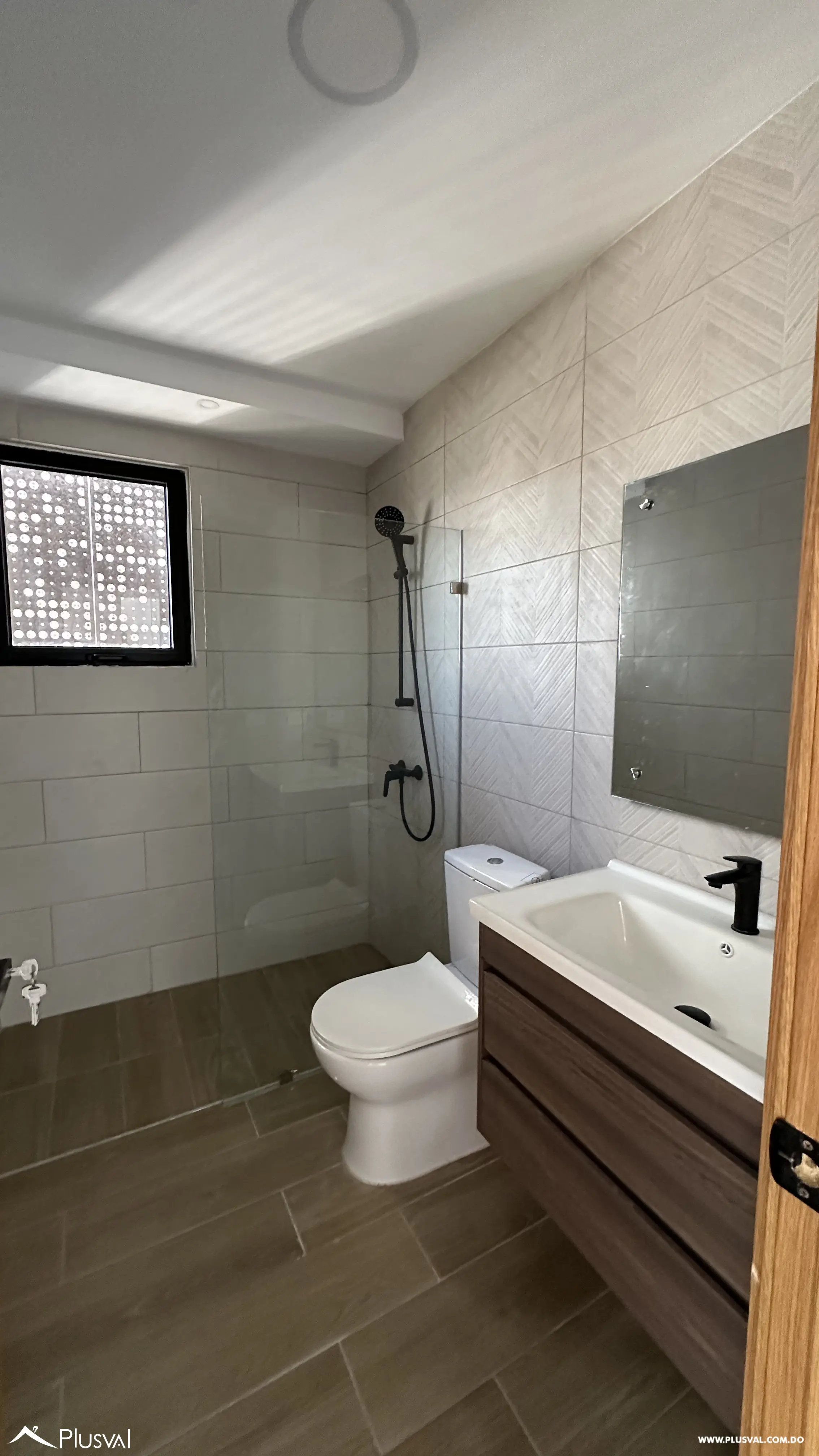 Apartamento en renta en Bella Vista 3 habitaciones, 2 parqueos y áreas sociales 462865