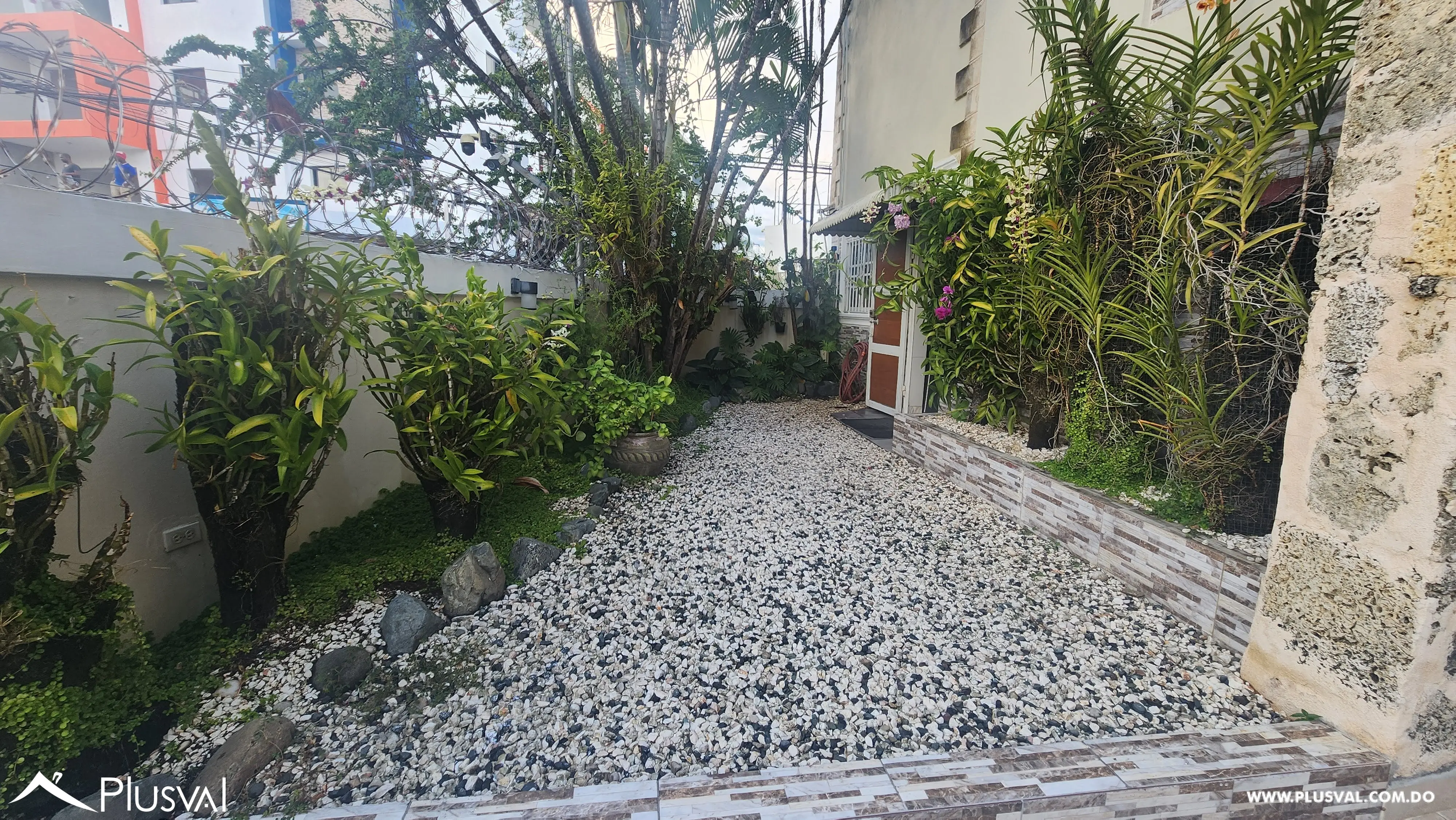 Se vende amplia casa en Los Restauradores 475472