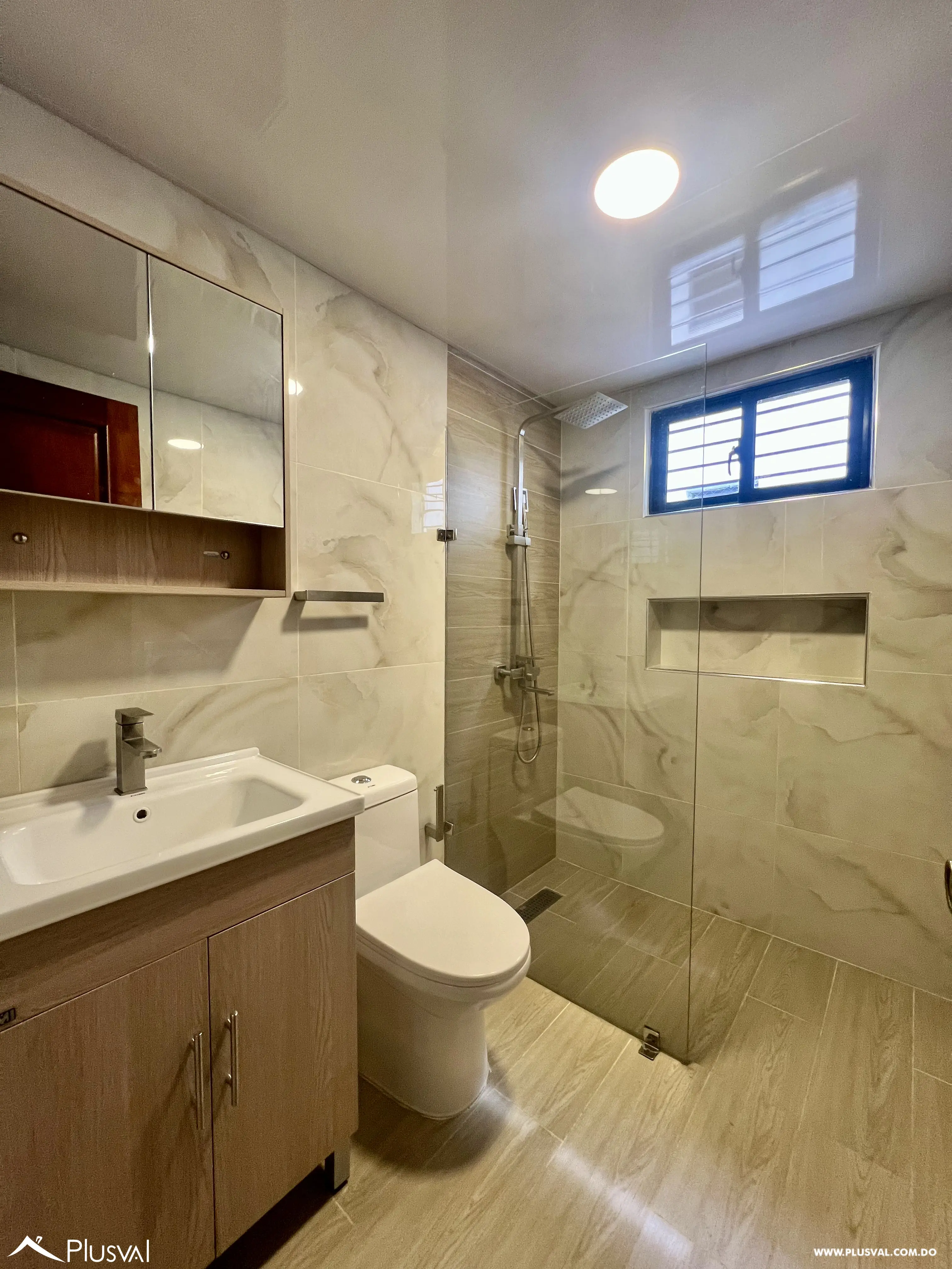 Apartamento con Estudio en Alquiler  Ens. Paraíso 461519