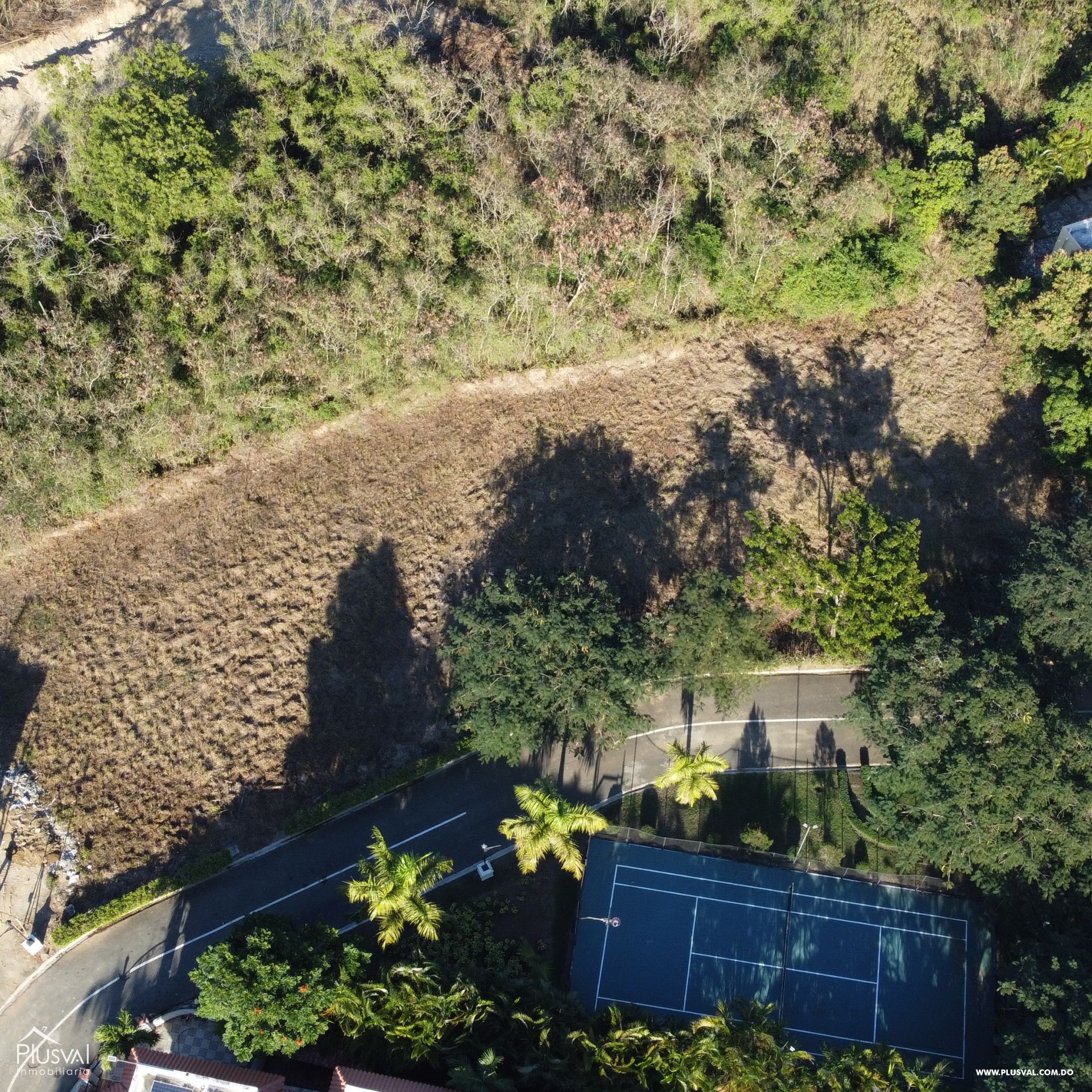 Amplios Solares en Proyecto cerrado 253138
