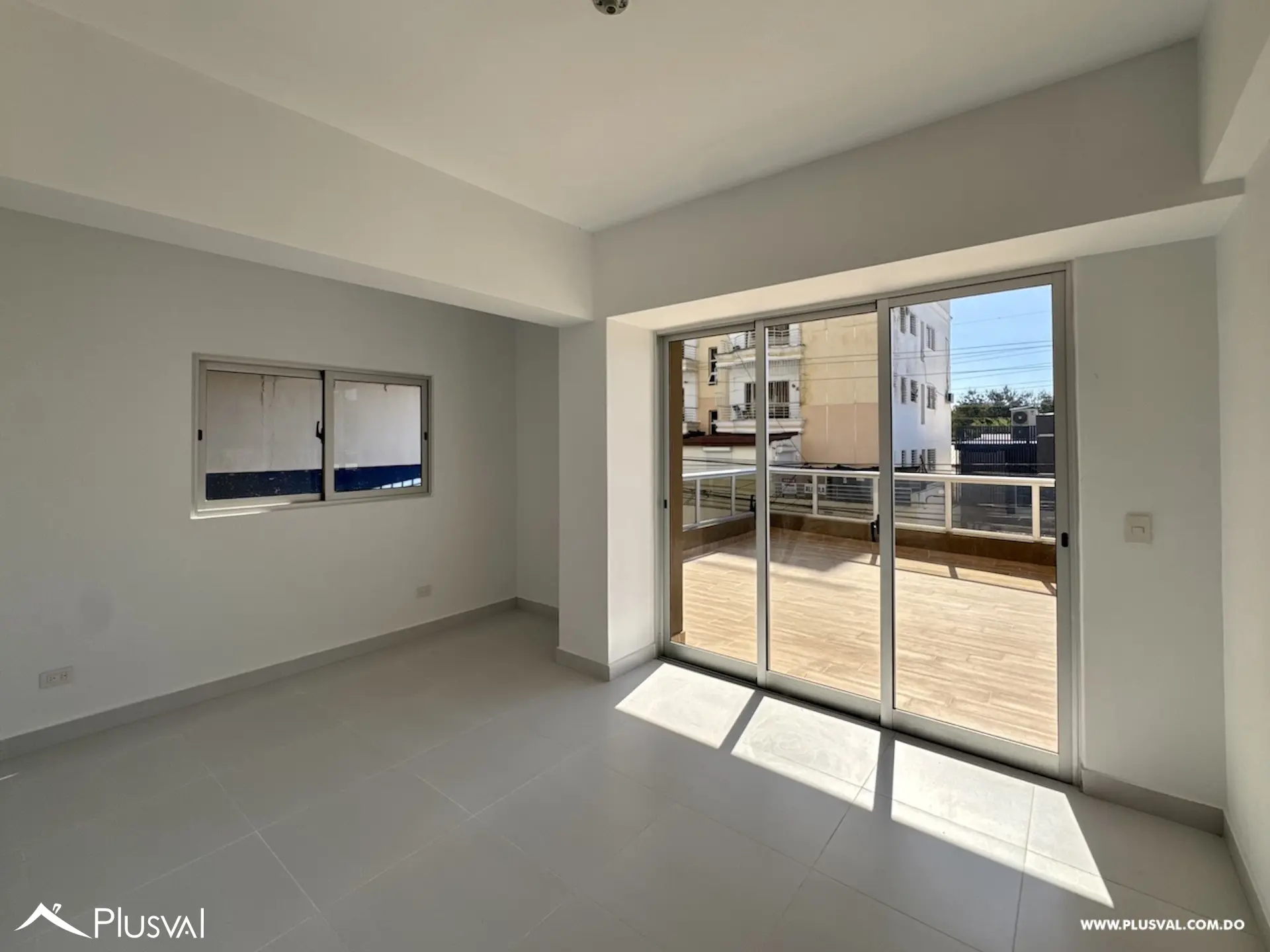 Apartamento en venta de 3 habitaciones mas terraza en Mirador Norte 492826