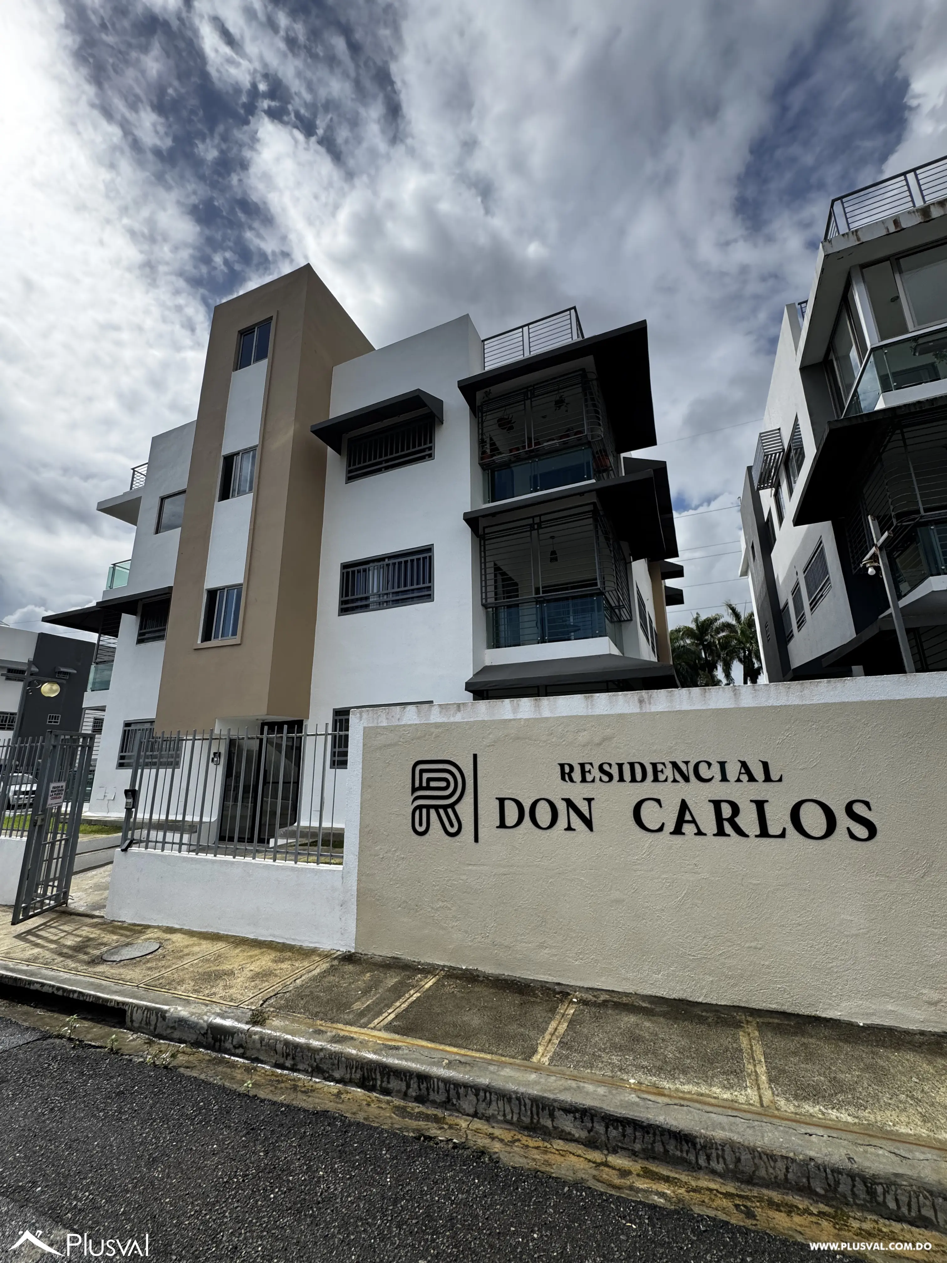 Complejo de  Aptos - Primer Nivel - 3 Habitaciones + Patio 528114