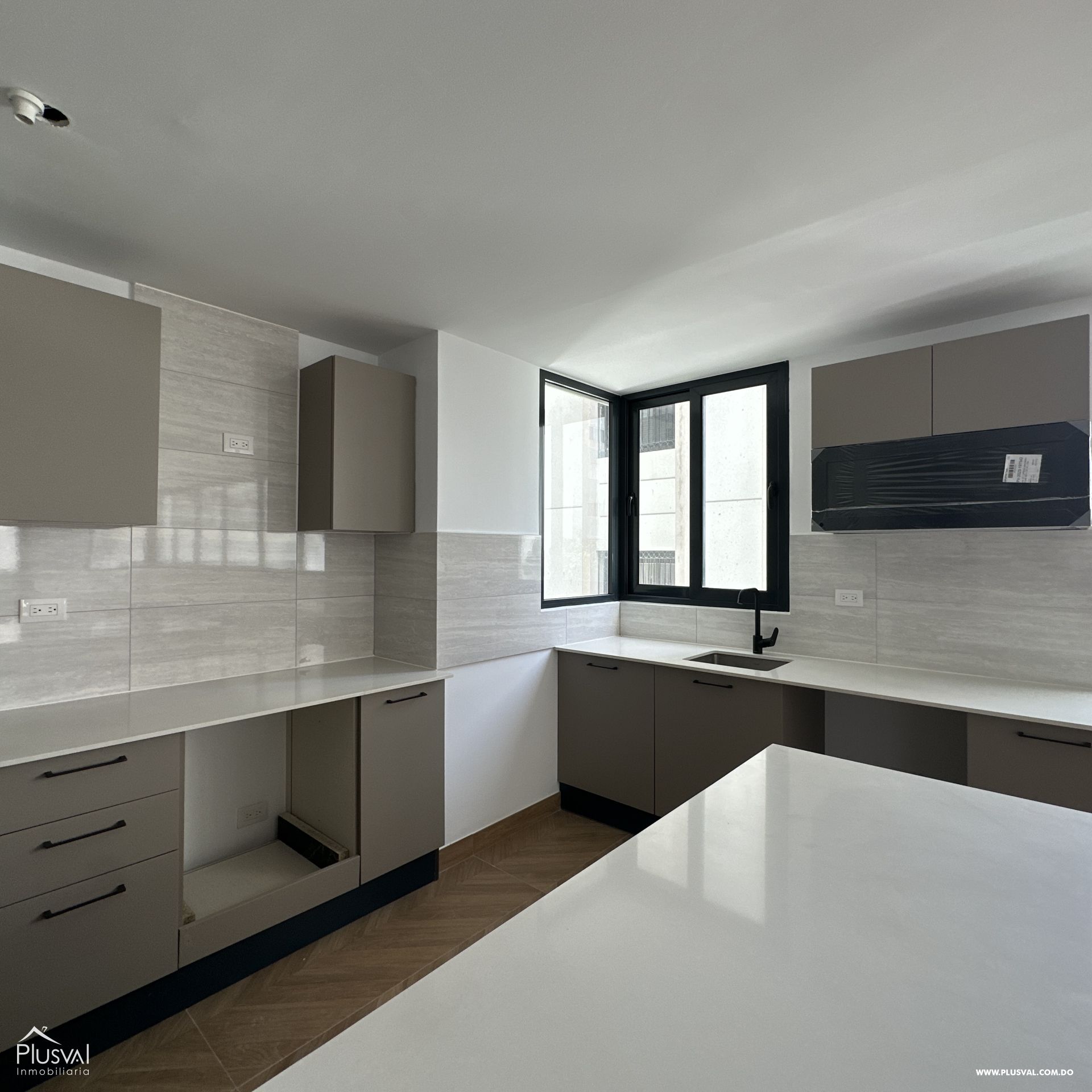 Apartamento a estrenar con línea blanca incluida en Piantini 442639