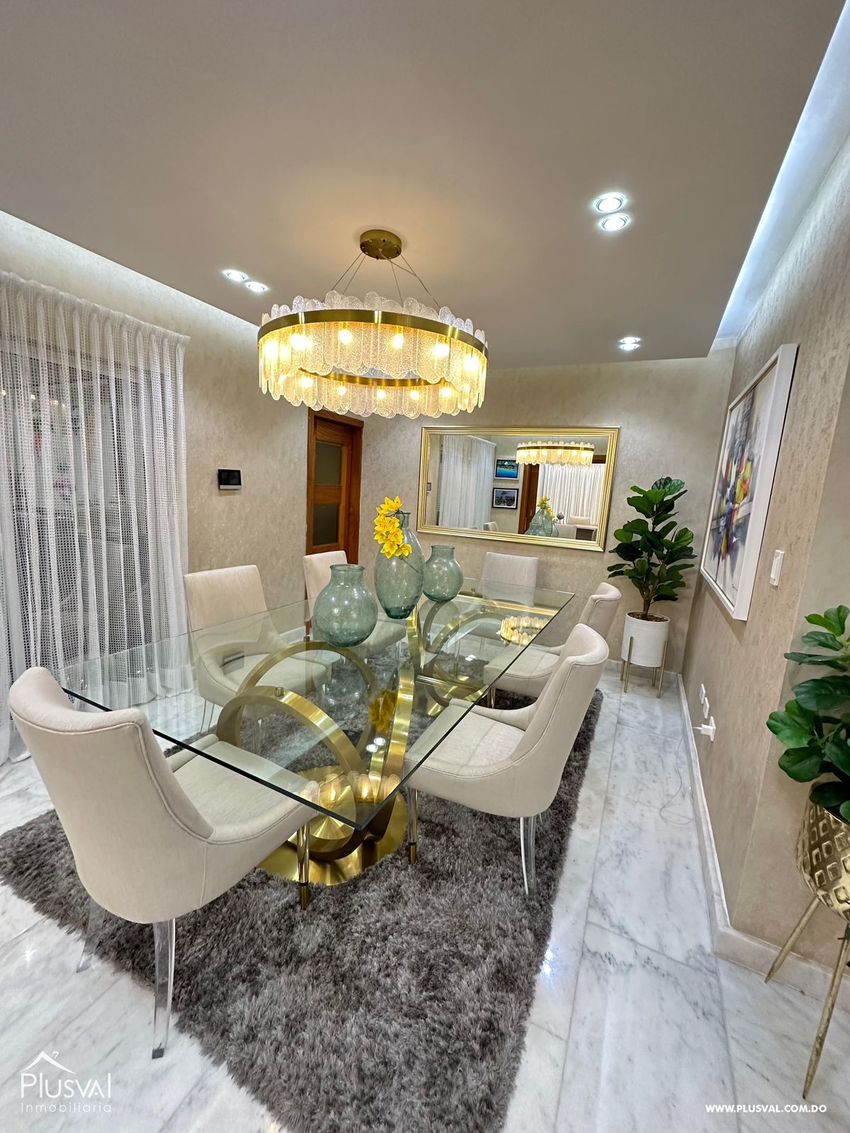 Casa en venta en Santo Domingo Este, 3 niveles de lujo y confort 401370