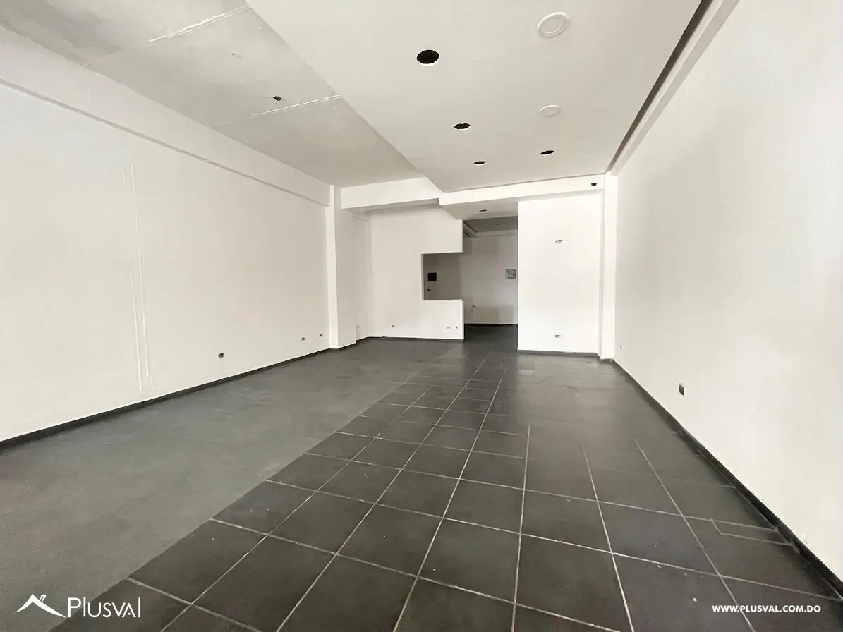 Local Comercial en Alquiler | Plaza de Alto Tráfico | Primer Nivel | 58 m² 518304